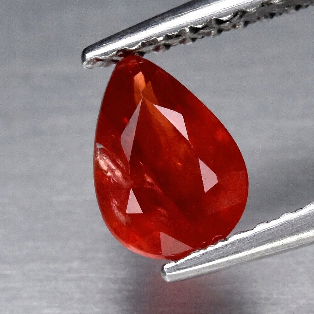 Safír 0.74ct Červená slza eCertifikát Wbd