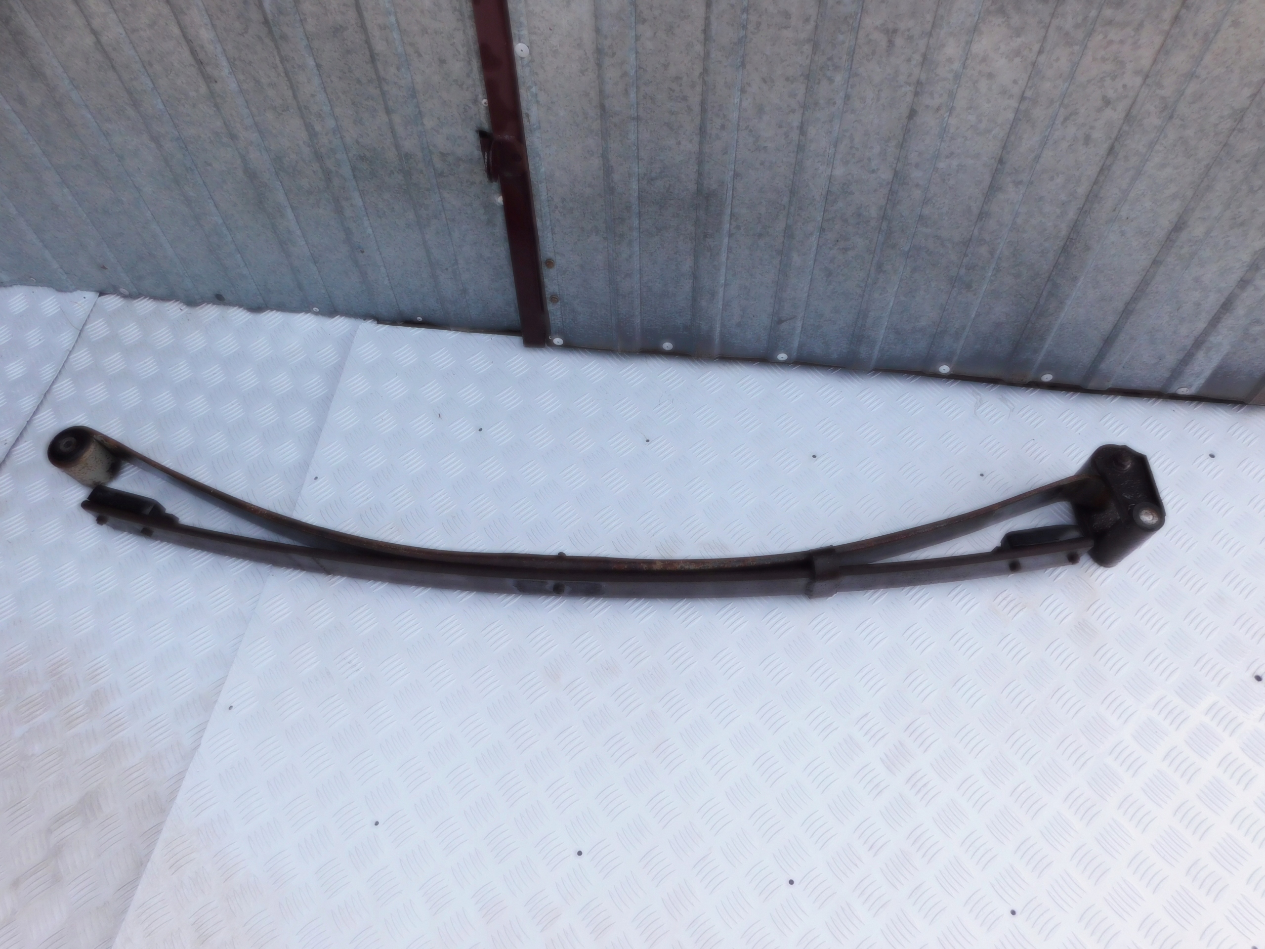 Resor piorowy podwojny posteriore Mercedes Sprinter e VW LT 95-06 Single Originale