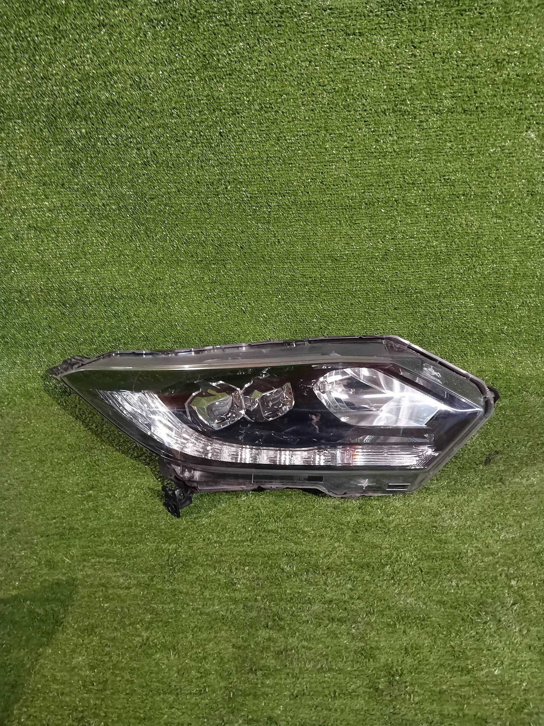 REFLEKTOR right front HONDA HR-V II FULL LED 13- NR.879