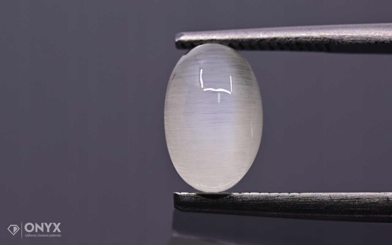 Měsíční kámen kabošon ovál 9,5x6 mm