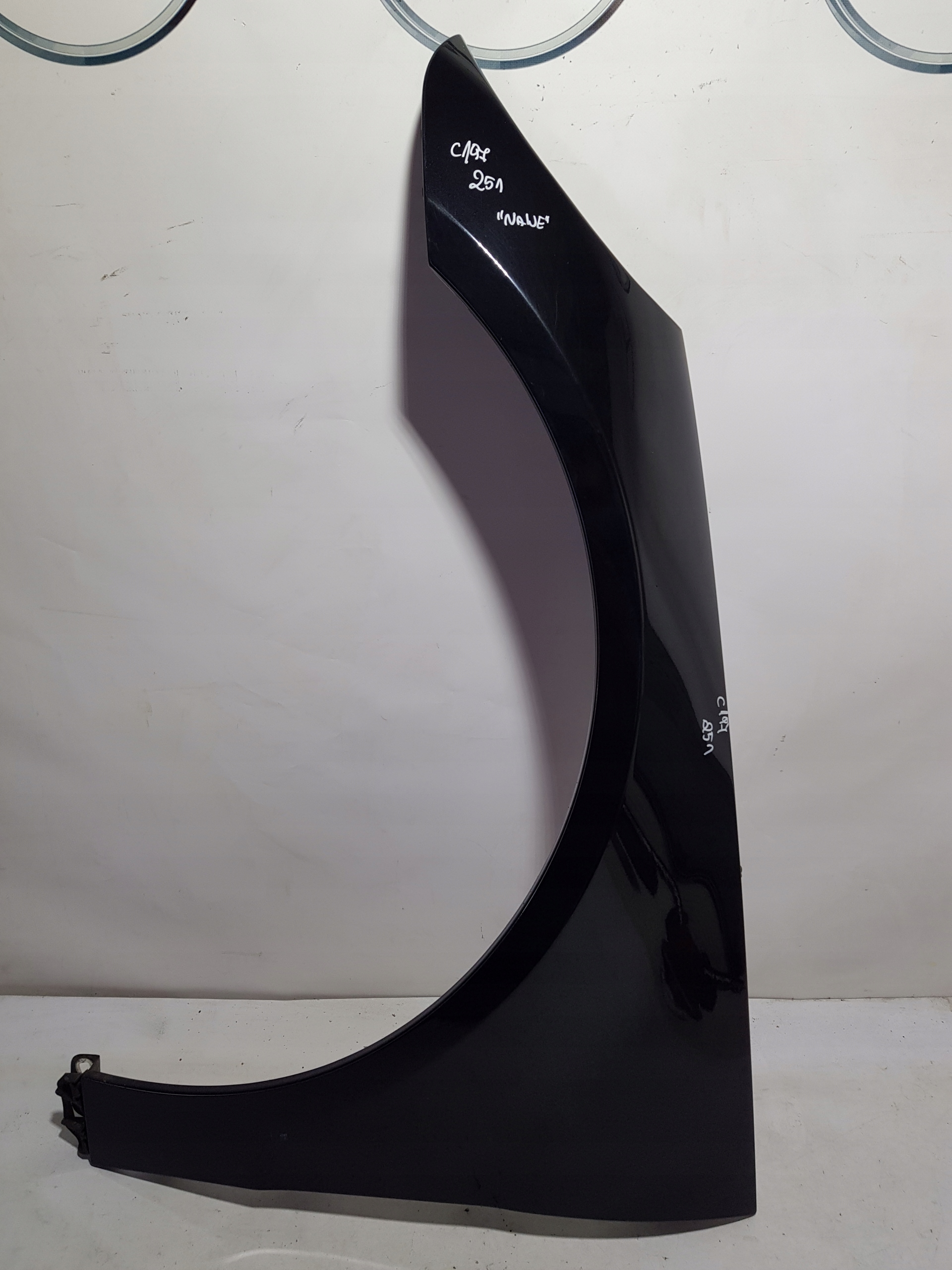 fender left front MERCEDES W251 C197 197