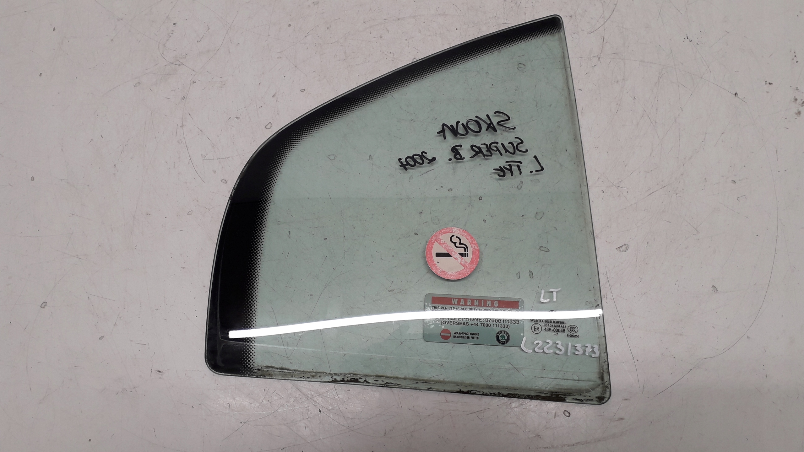 SKODA SUPERB 1 I 01-08 SZYBA PRAWA TYŁ MAŁA ..7