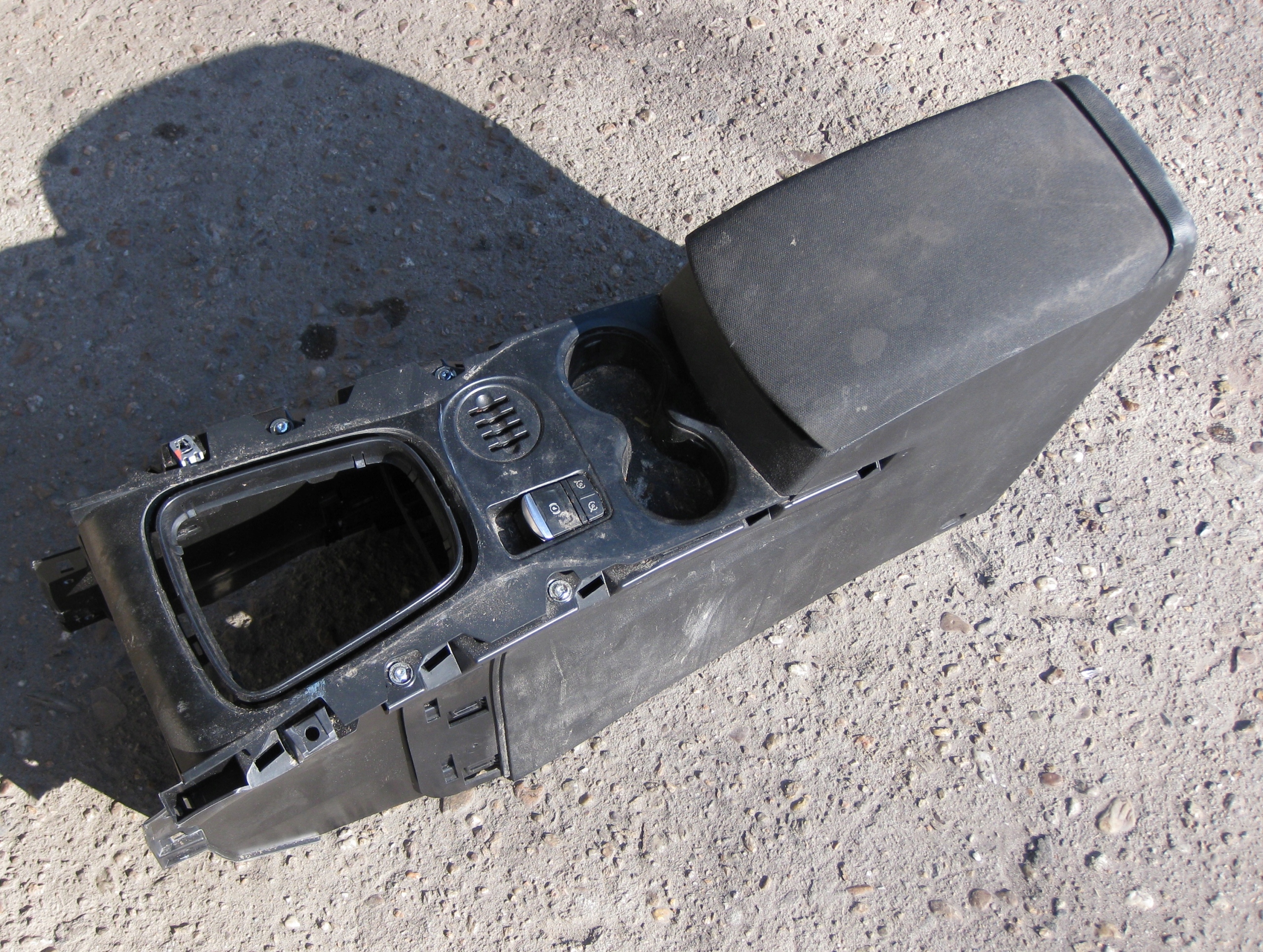 RENAULT KADJAR 1.6 DCI 15R TUNEL central armrest