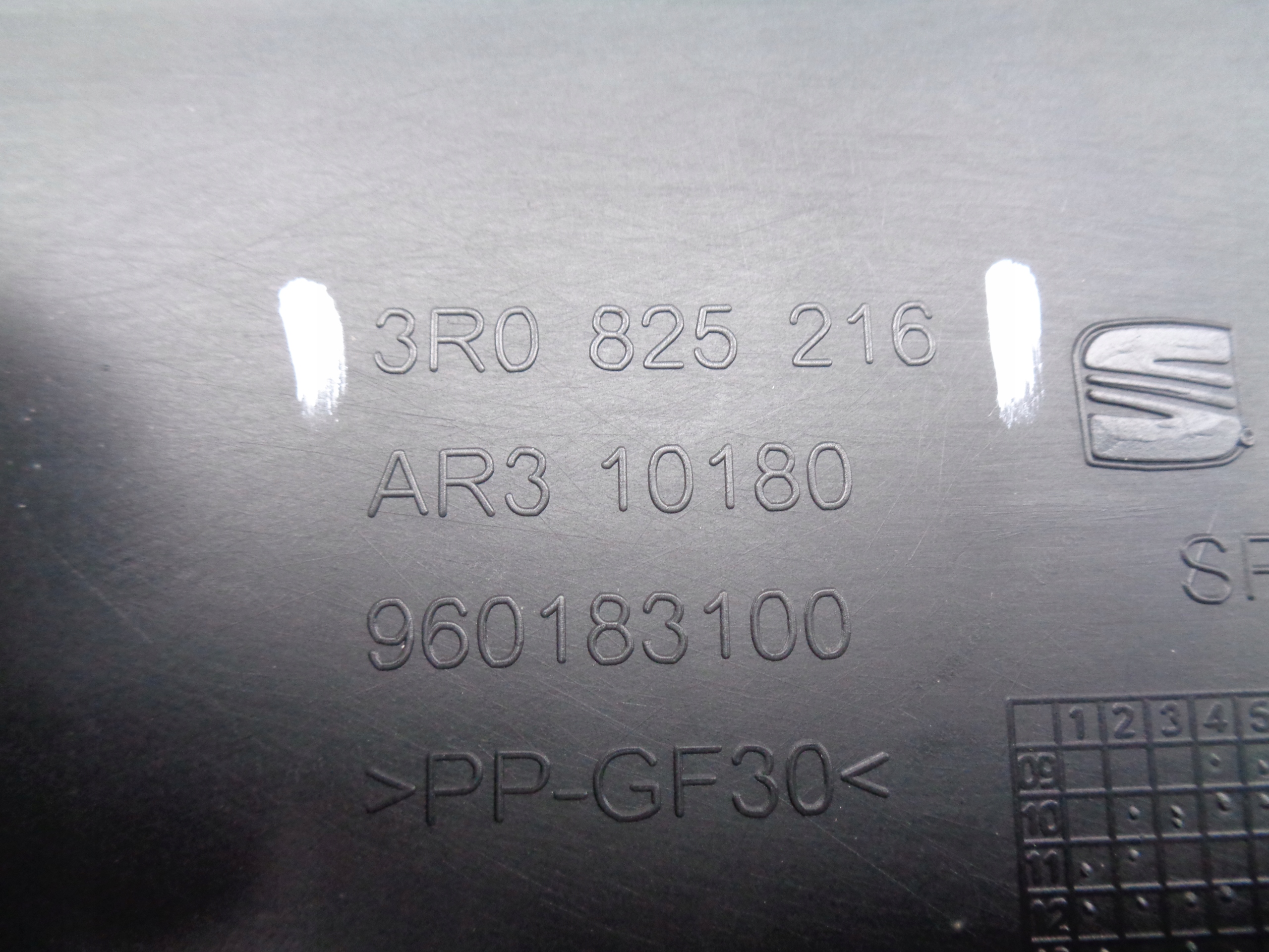 new cover chassis SEAT EXEO 3R 3R0 08
