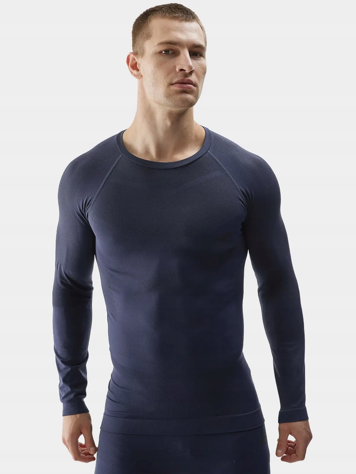 BIELIZNA TERMOAKTYWNA MĘSKA 4F KOMPLET GÓRA DÓŁ ZESTAW NA ZIMĘ BEZSZWOWA Kolekcja Jesień Zima 2023