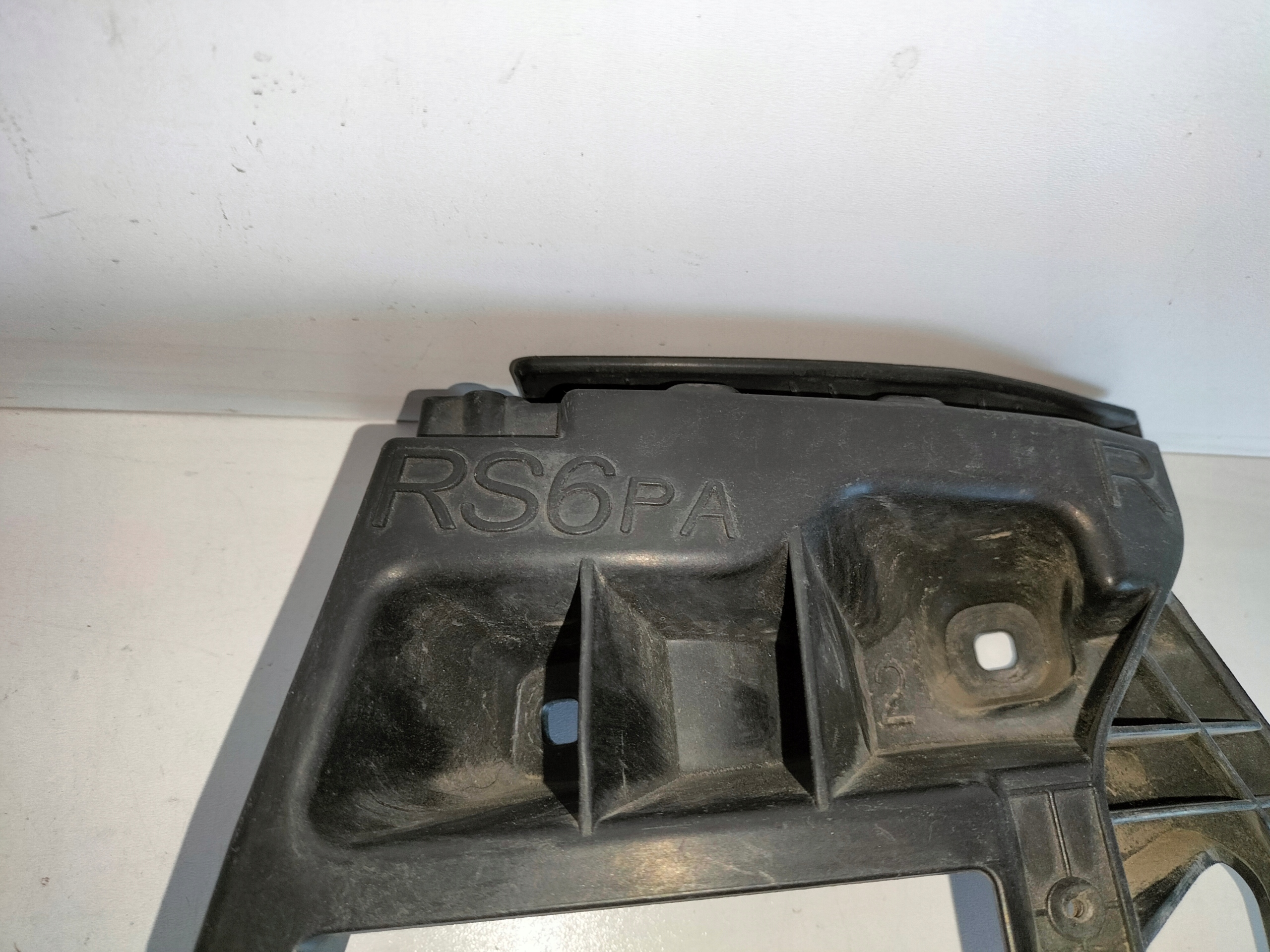Support Support plaque Pare choc Arrière Arrière Droite AUDI A6 RS6 C7 11