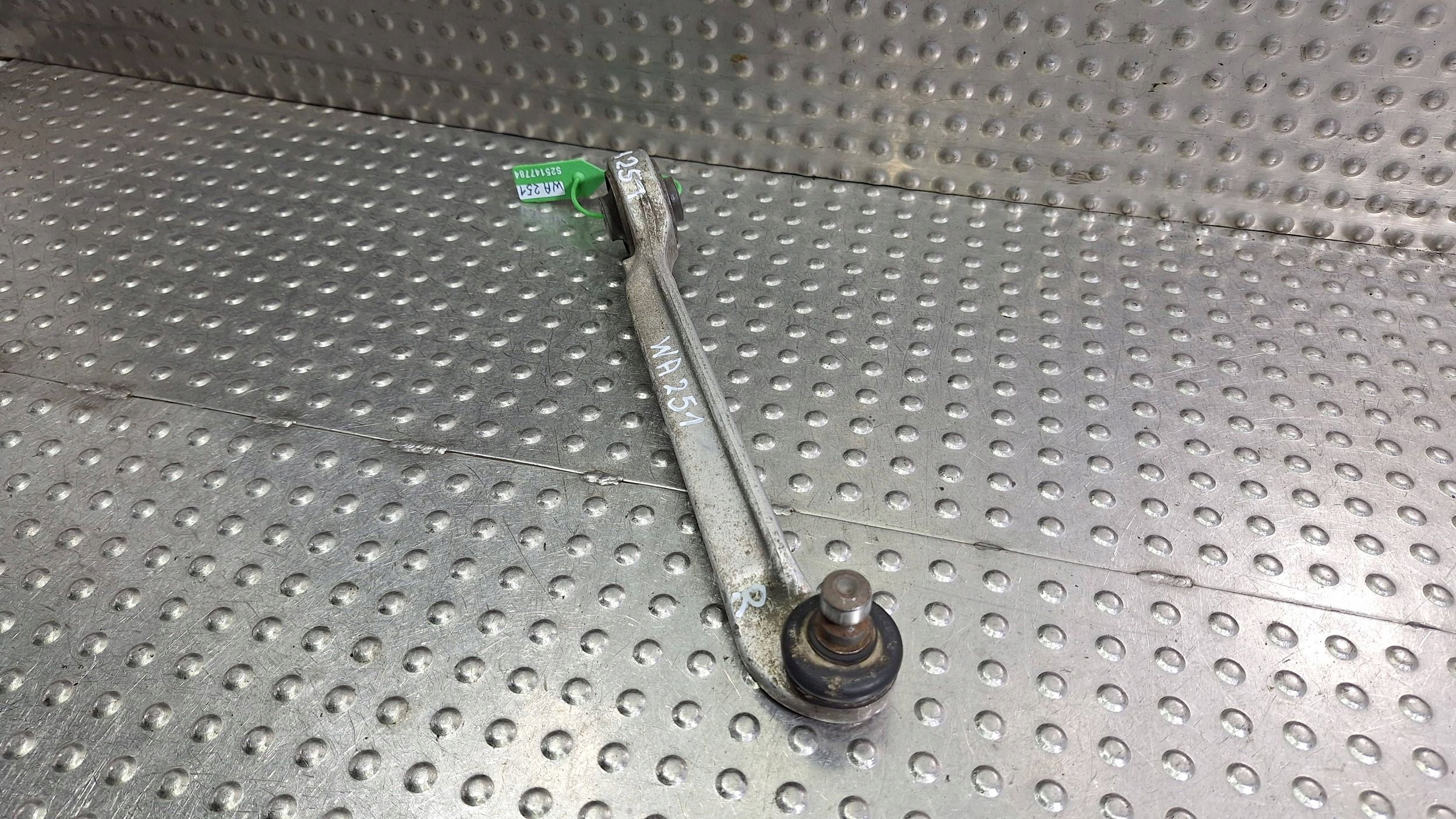 arm right front upper OE 8D0407508E AUDI A4 B6 A6 C5 PASSAT B5 SUPERB and