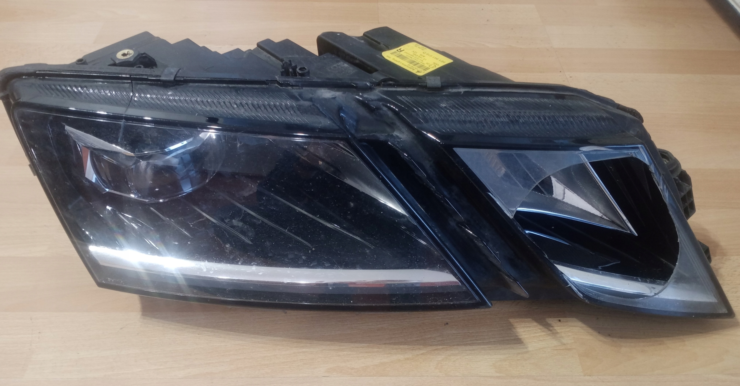 OCTAVIA III LIFT LAMPA prawa PRZÓD FULL LED