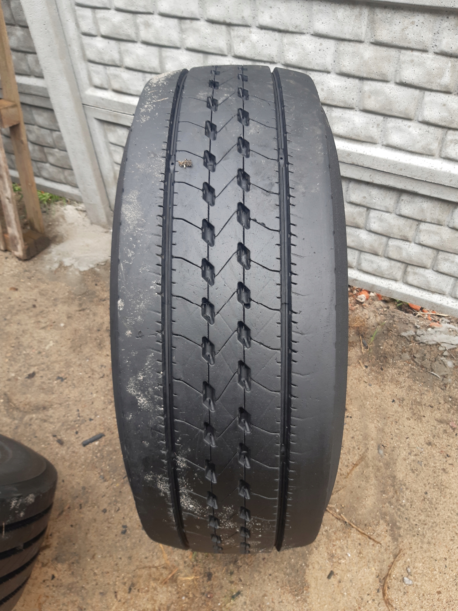 385/65R22.5 Goodyear Kmax S przód