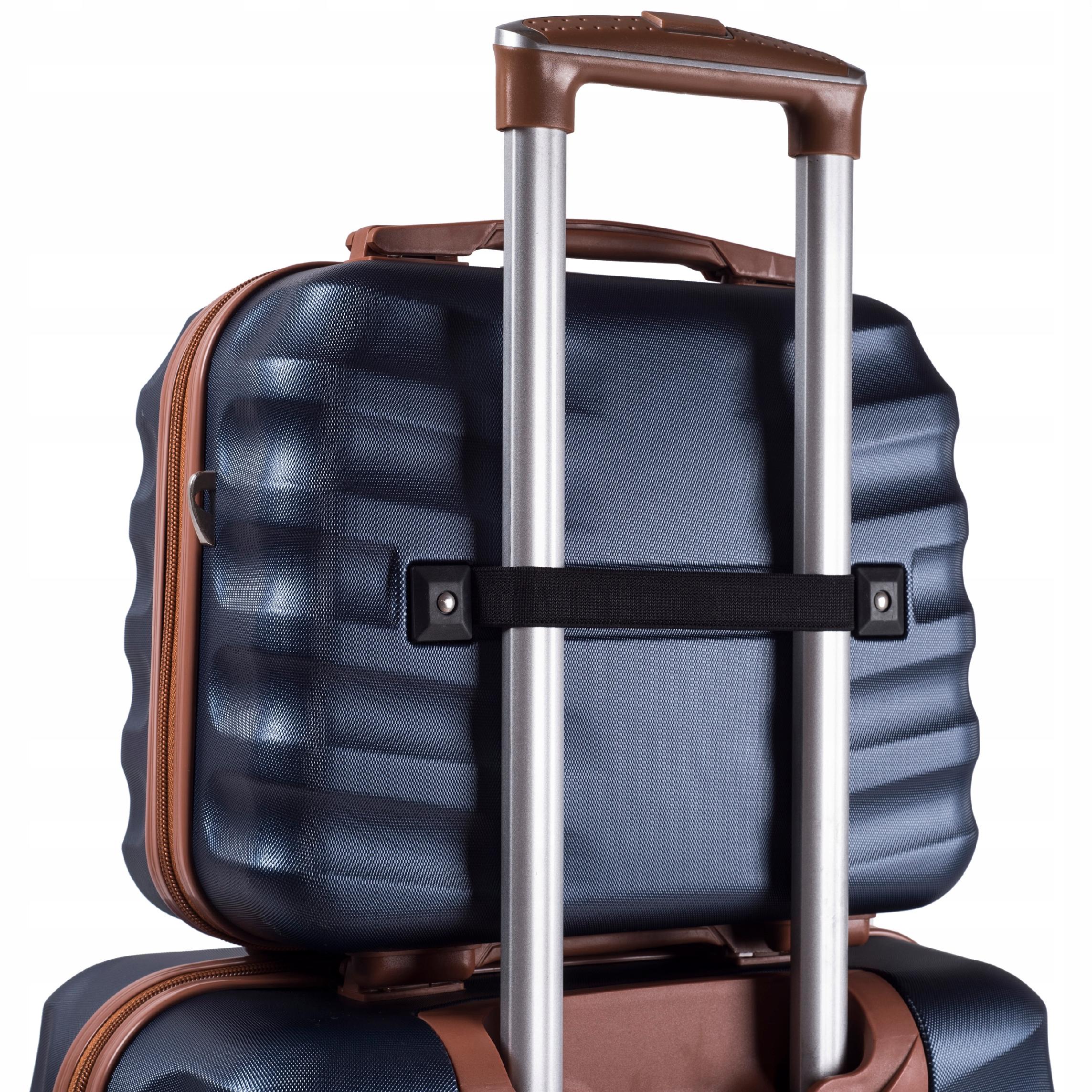 Kuferek Wings BC, 402 Black Wzór dominujący logo