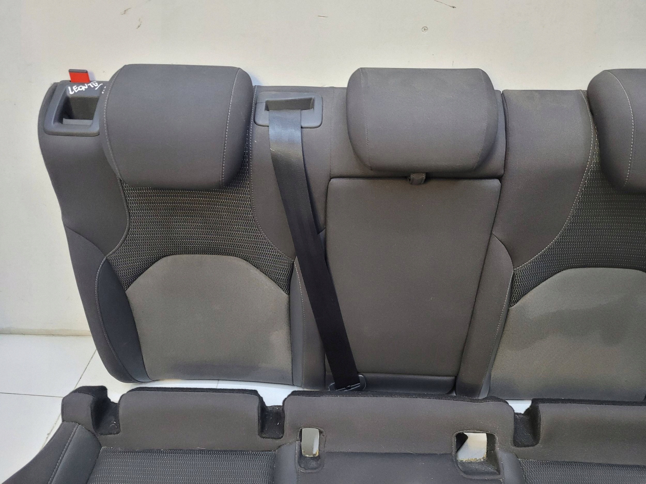 SEAT LEON III 5F Sitz heck HB POL Leder 12R