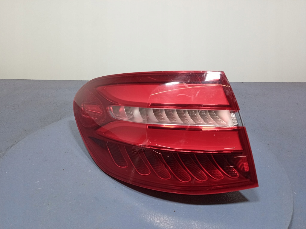 MERCEDES W253 фонарь левый задний внешний европа A2539067300