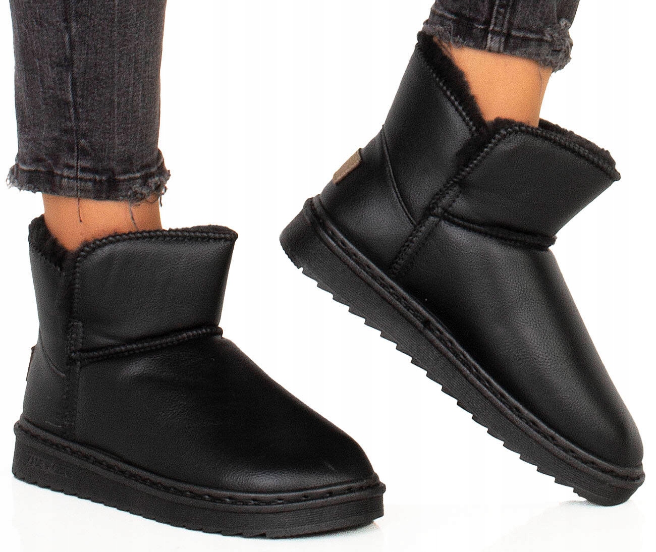 7858 CZARNE OCIEPLANE SKÓRZANE ŚNIEGOWCE WSUWANE 39 Kolekcja jesień/zima