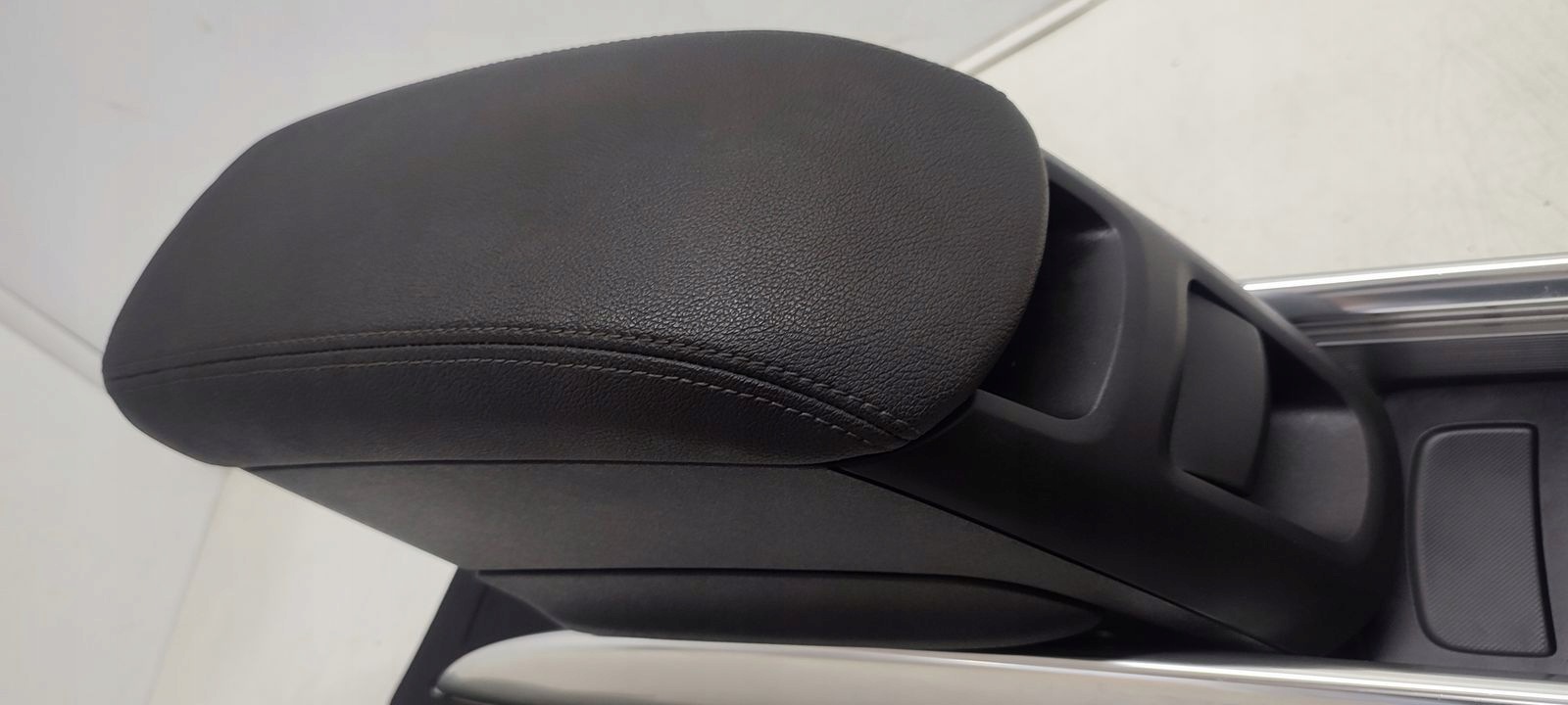 armrest tunel Opel Meriva B