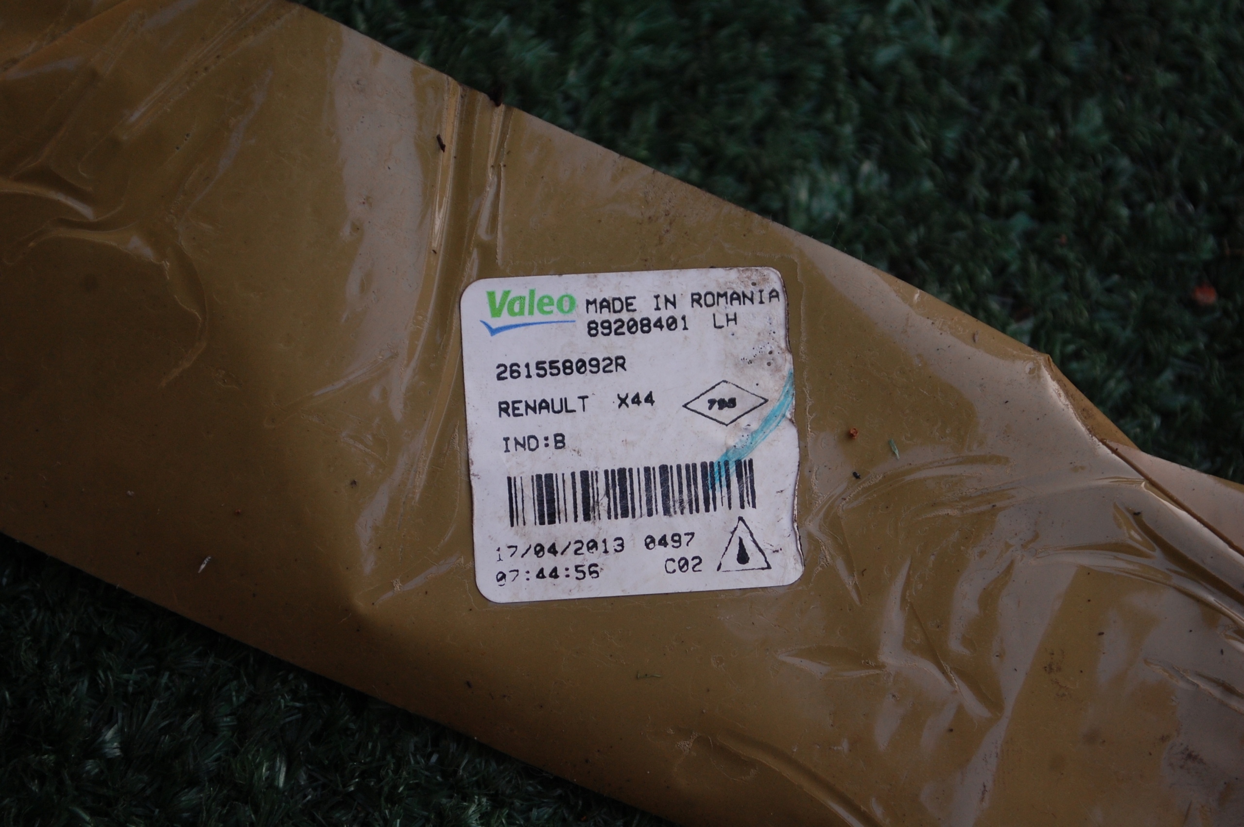 SZKŁO HALOGENU RENAULT TWINGO II LIFT 261558092R Producent części Valeo