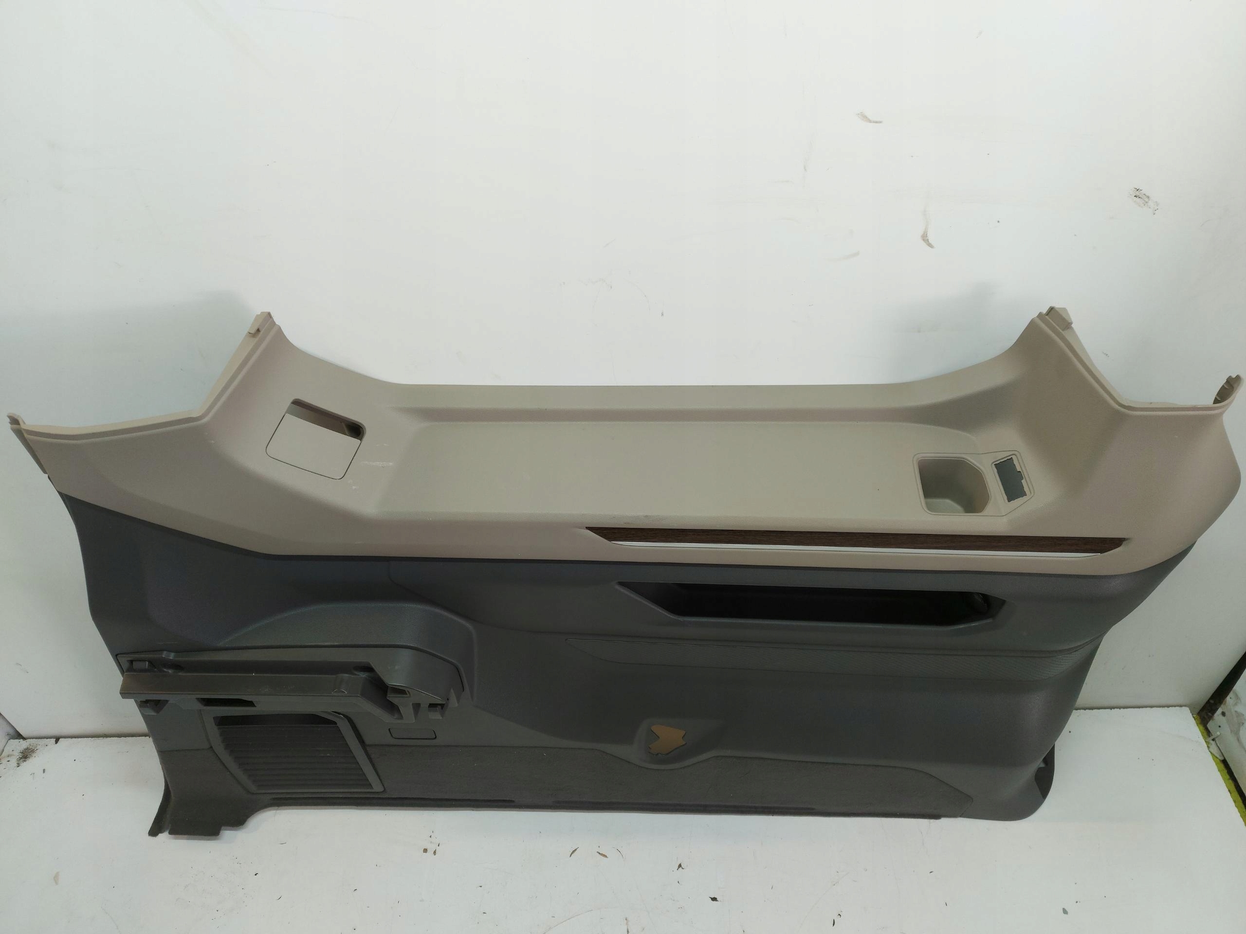 VW Multivan 7T0 T7 side upholstery boot right right rear part rear oryg