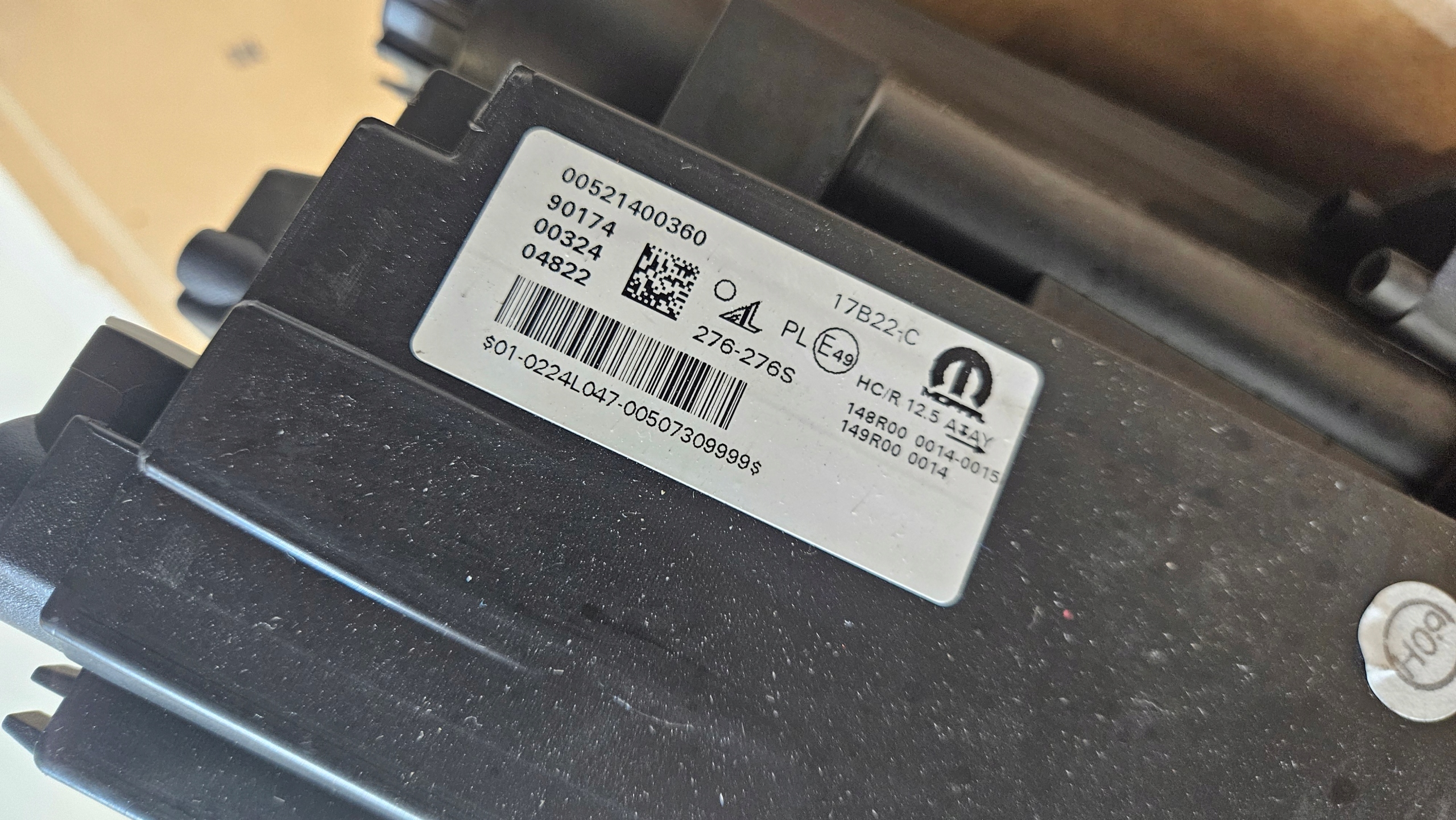 передняя левый FIAT 500E 00521400360