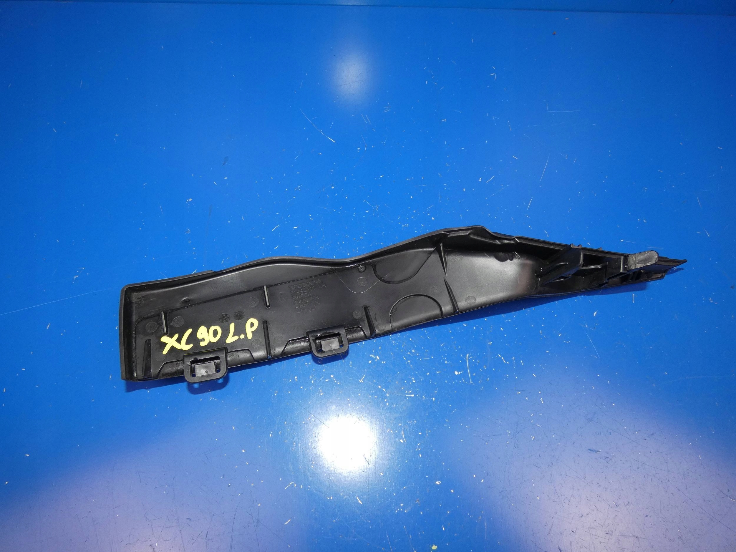VOLVO XC90 II ZAKONCZENIE moulding under the window left front