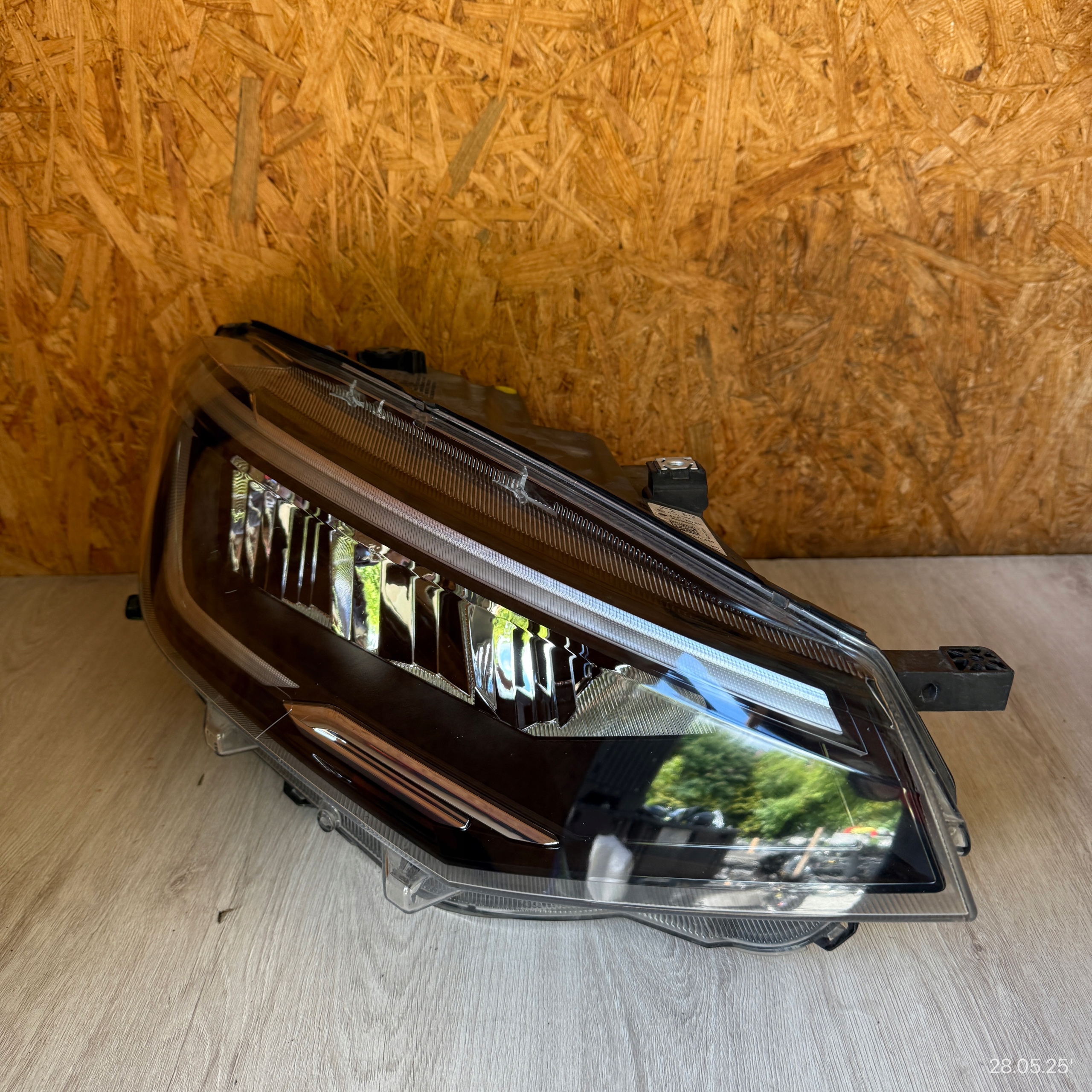 light left right lights front KOMPLET VW VOLKSWAGEN TAIGO 2G7 FULL LED