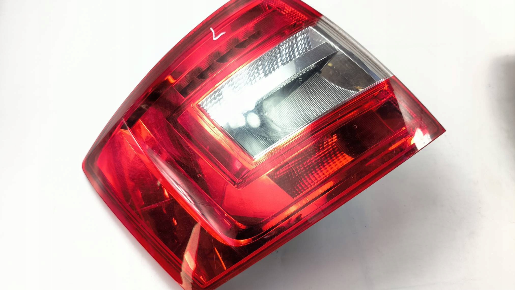 light left rear part 5E9945095B SKODA OCTAVIA III LIFT