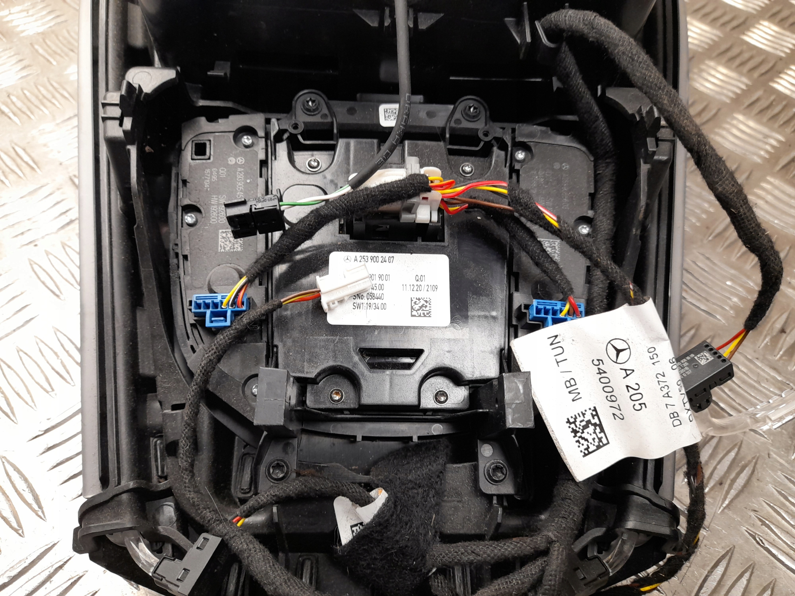 центральная консоль mercedes-benz EQC 2020 A2936803000