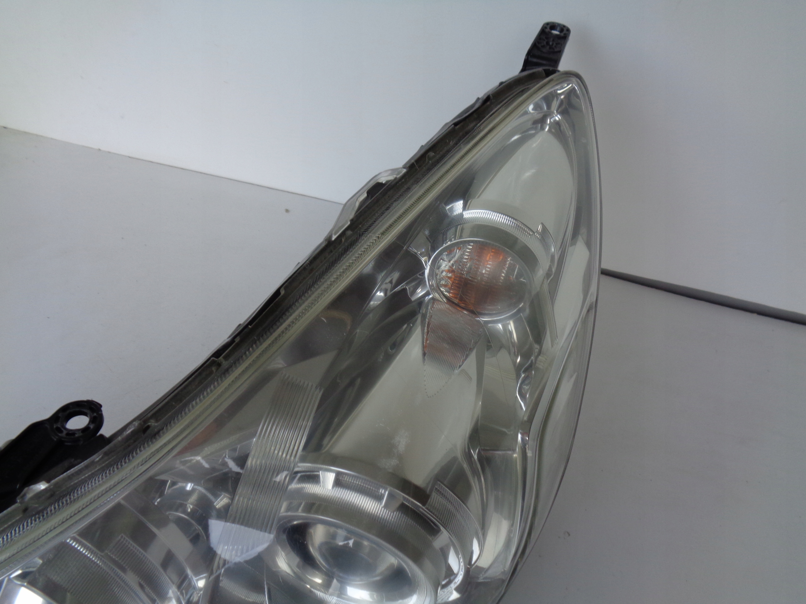 light left REFLEKTOR SUBARU LEGACY 09- XENON