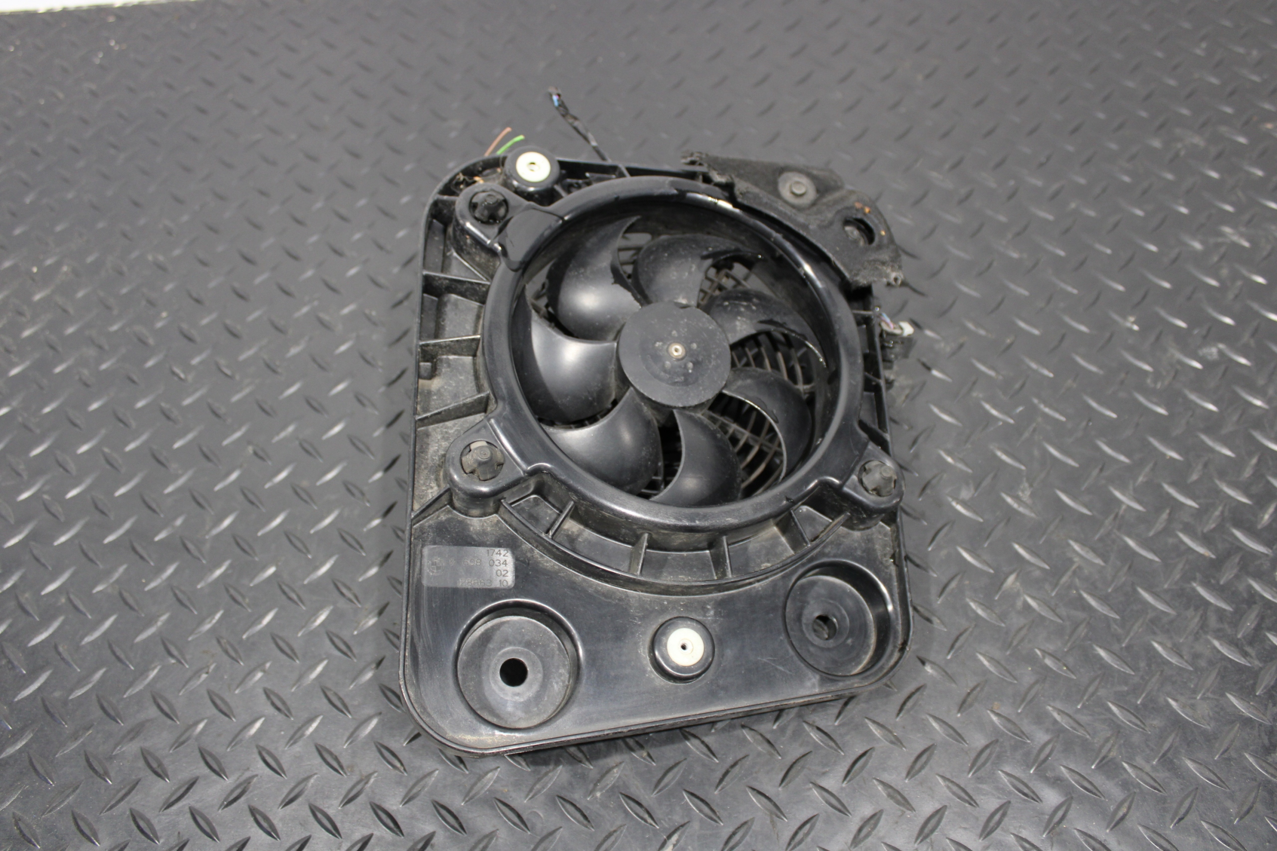 DMUCHAWA LÜFTER 8608033 BMW I3 L01