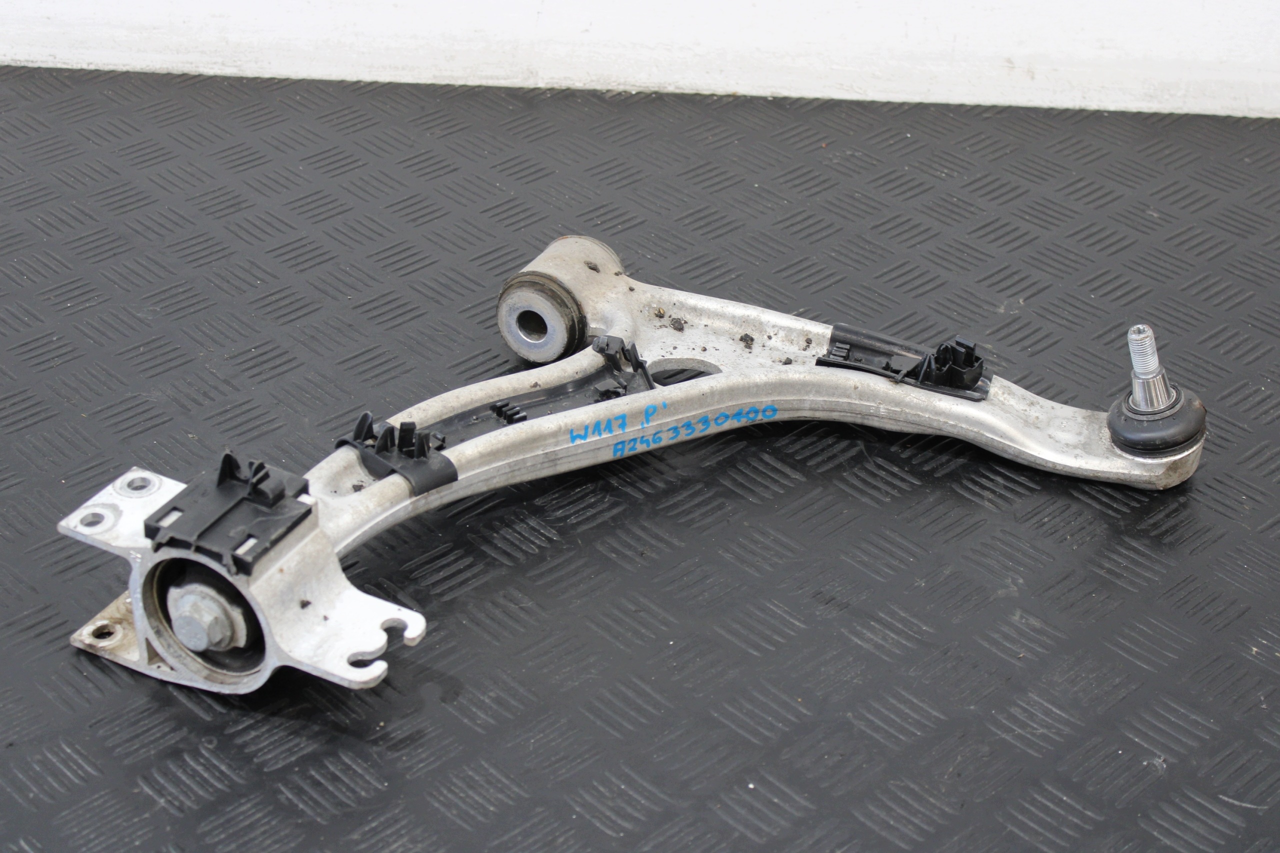 arm right front A2463330400 MERCEDES CLA W117 2,2 CDI