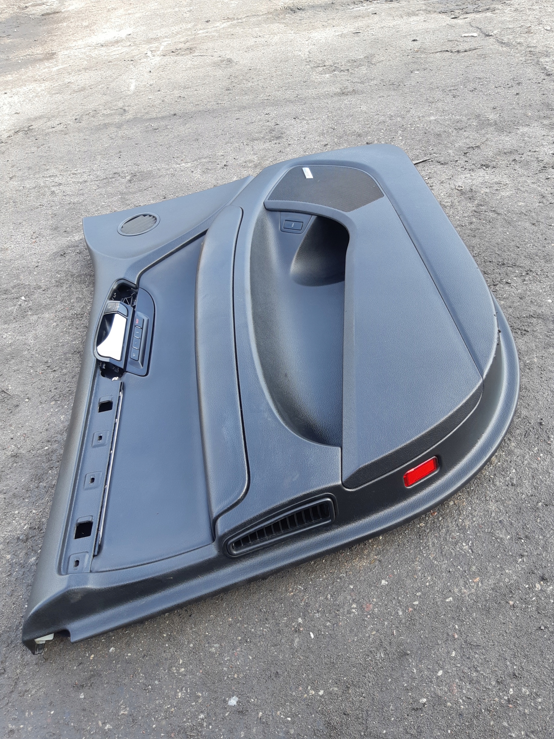 AUDI Q7 4L LIFT side door upholstery left front BOSE 4L1867105A