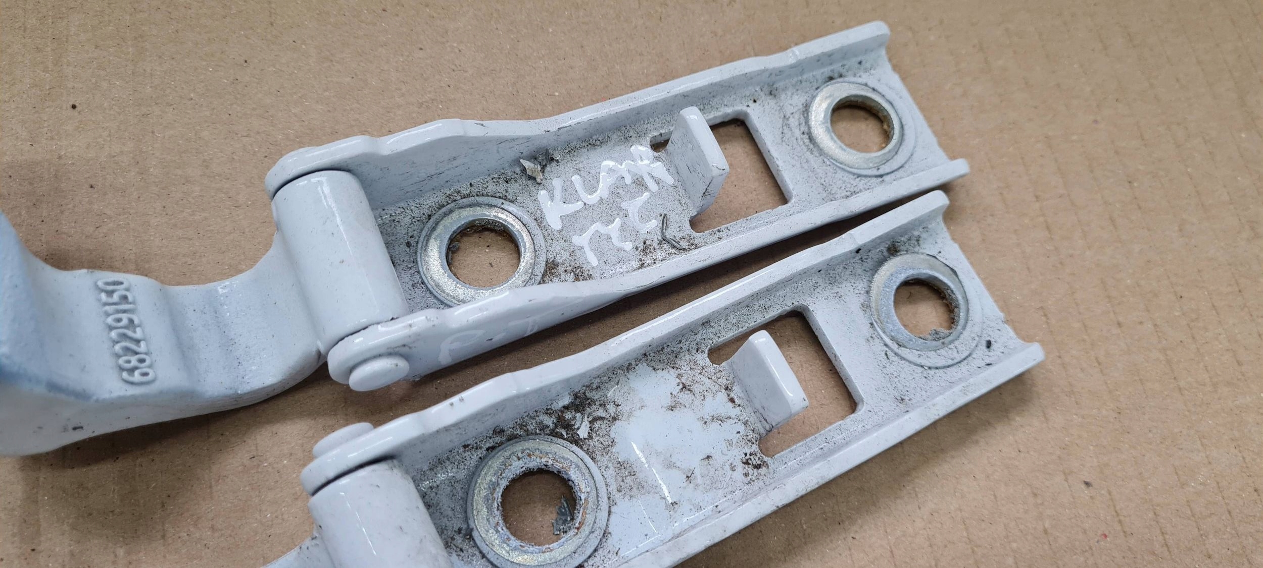Chrysler Pacifica 2022 hinge hinges bonnet boot 2X KOMPLET PW7