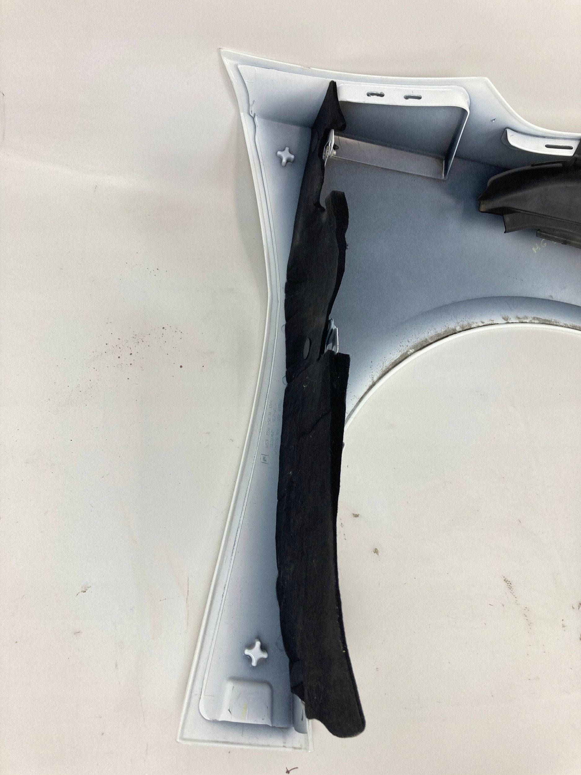 Chevrolet Corvette C8 Stingray Z51 fender front left 2020-2026 OEM