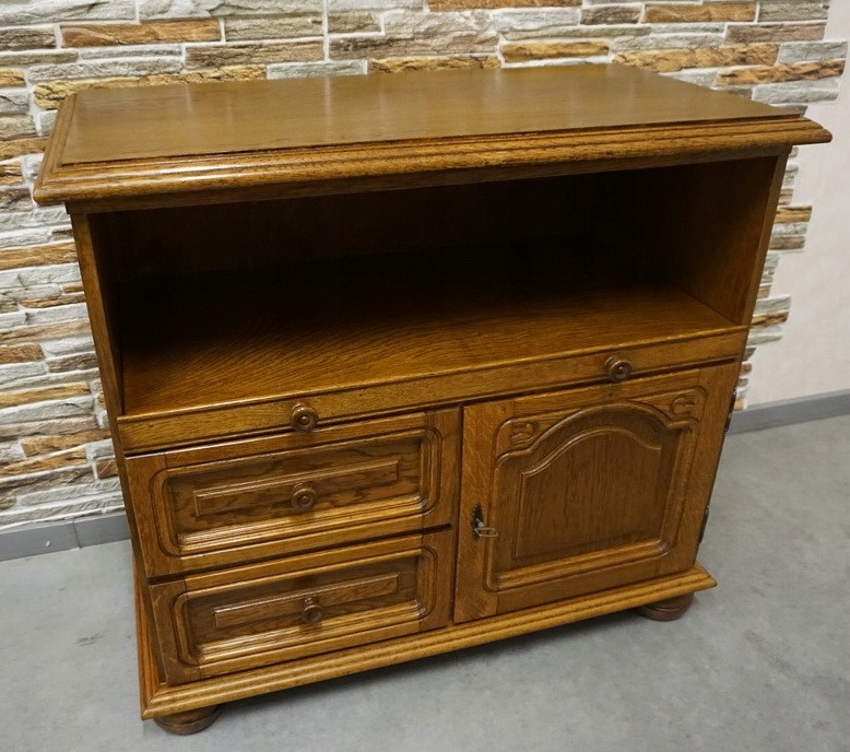 KOMÓDKA RTV RUCHOMY BLAT SZER. 89 CM p-1009