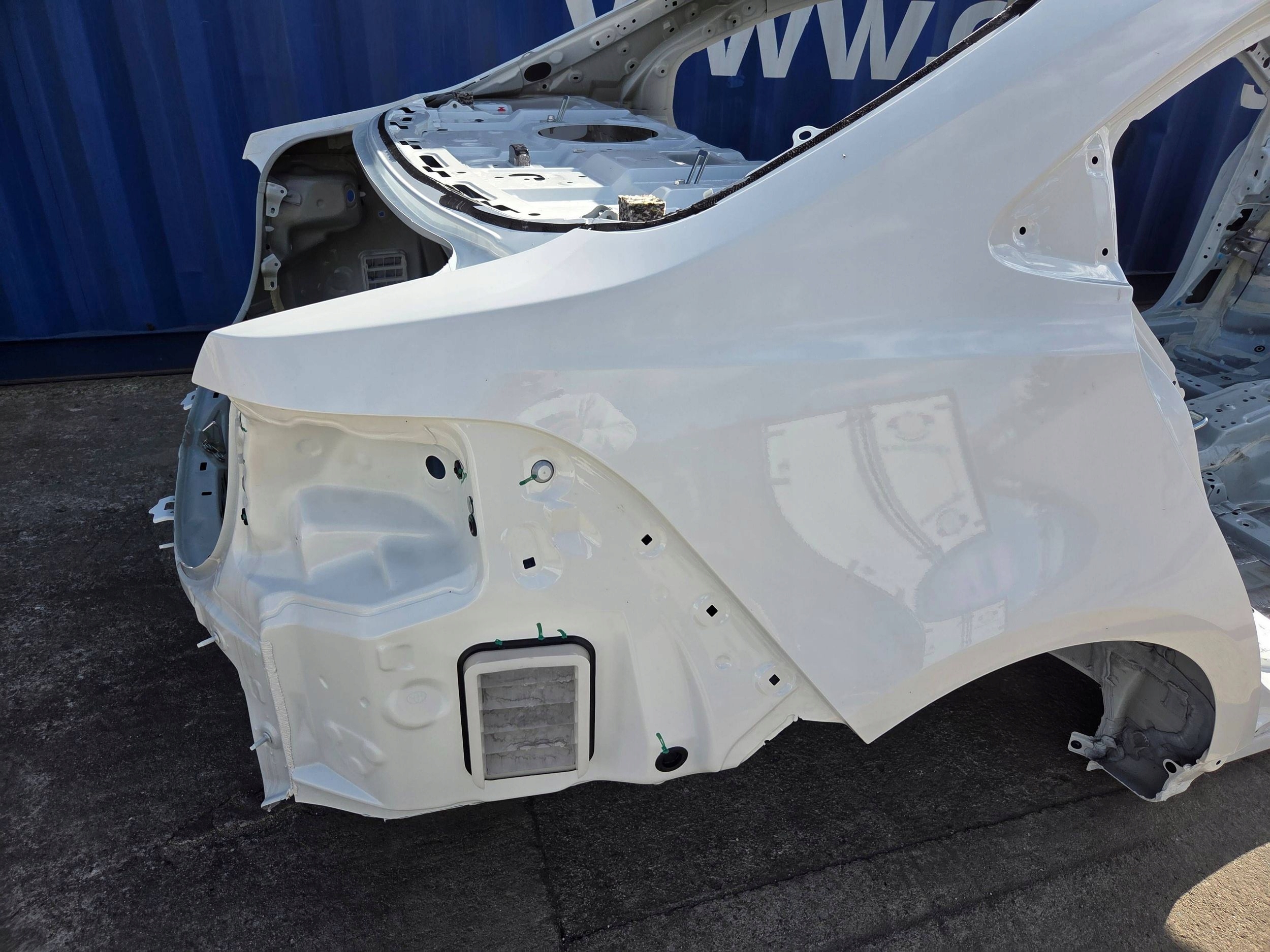 Toyota Corolla E21 sedan rear part bodywork rear panel sump