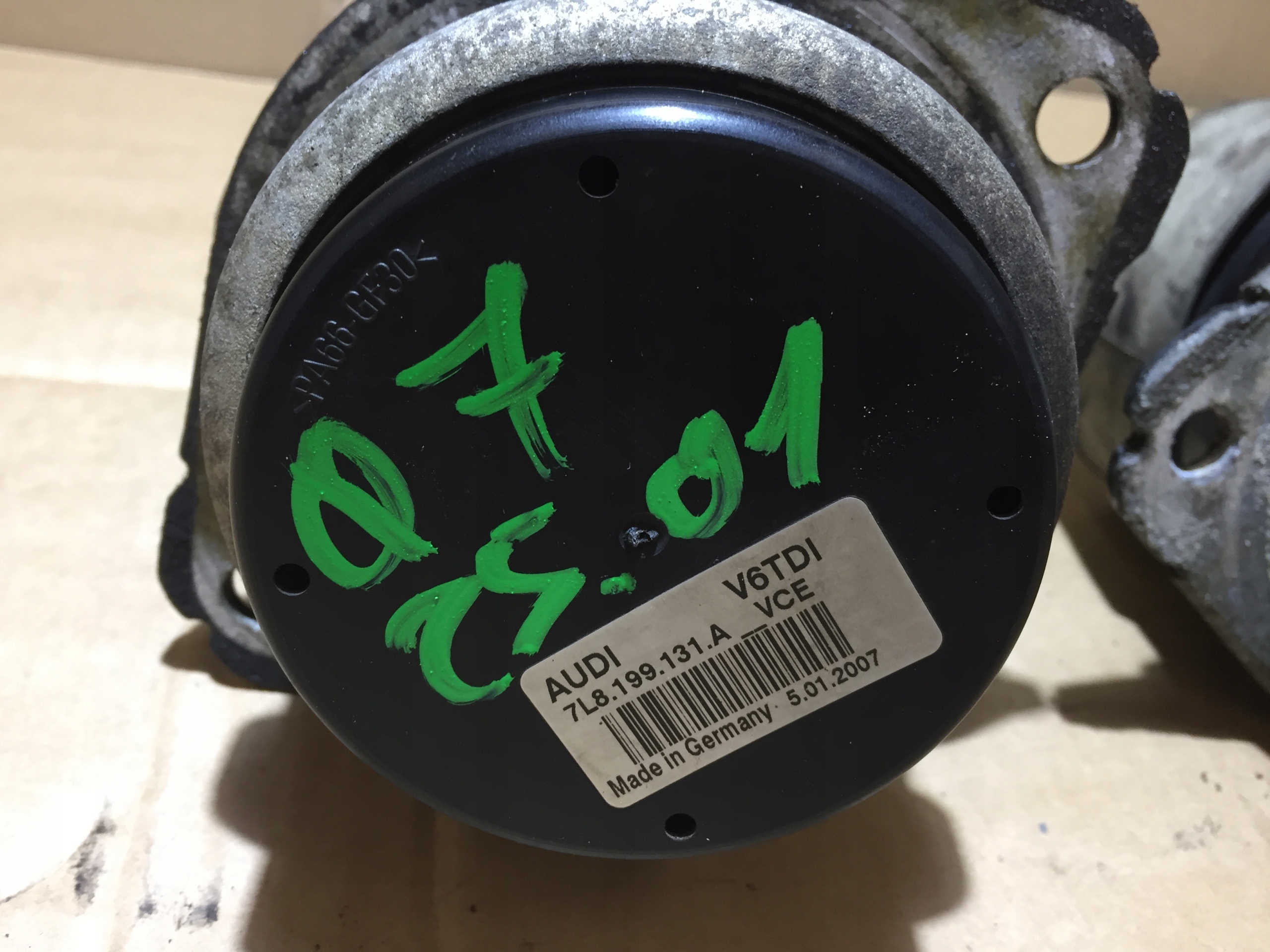 AUDI Q7 4L 3.0 TDI Supporti motore usato 7L8199131A