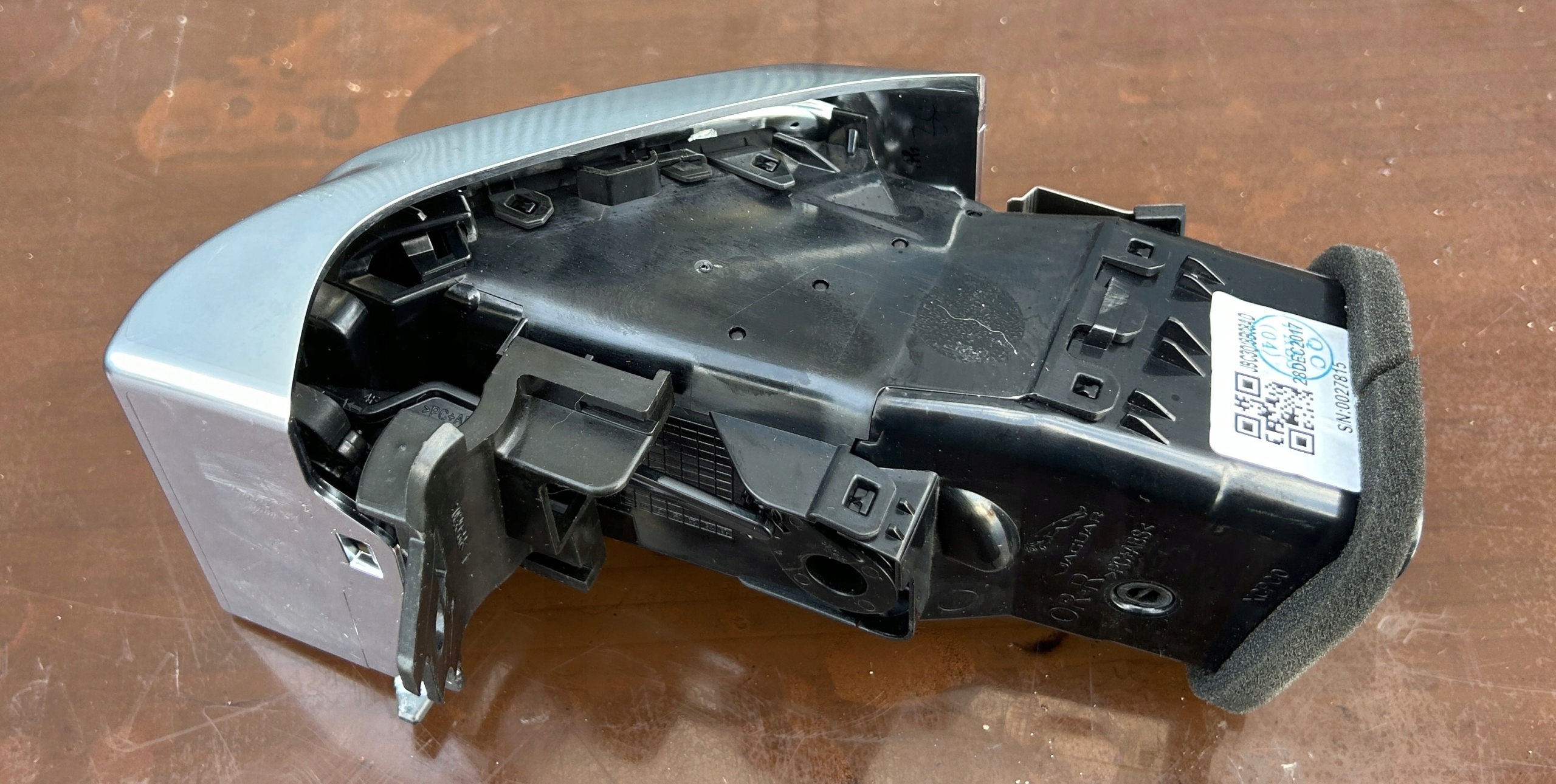 grid air conditioning devices consoles left right JAGUAR E-PACE X540