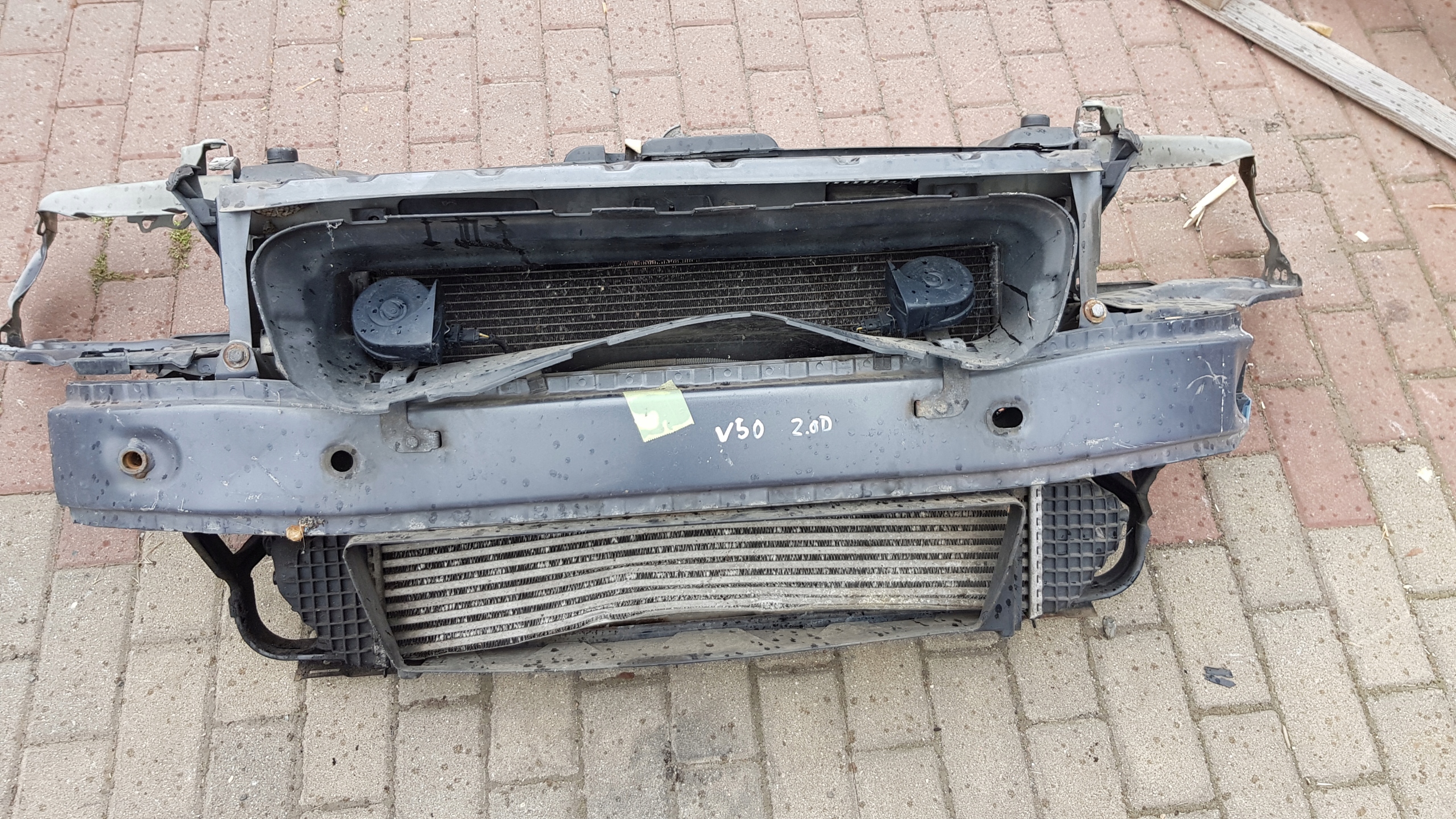 PAS PRZEDNI VOLVO V50 2.0 D