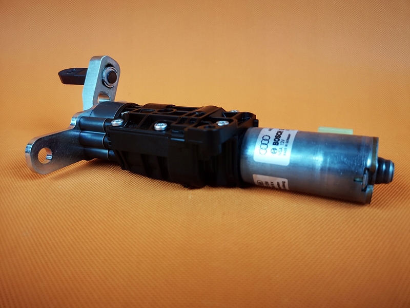 4m0827851a - Audi Q7 4M привод электродвигатель закрылка левый