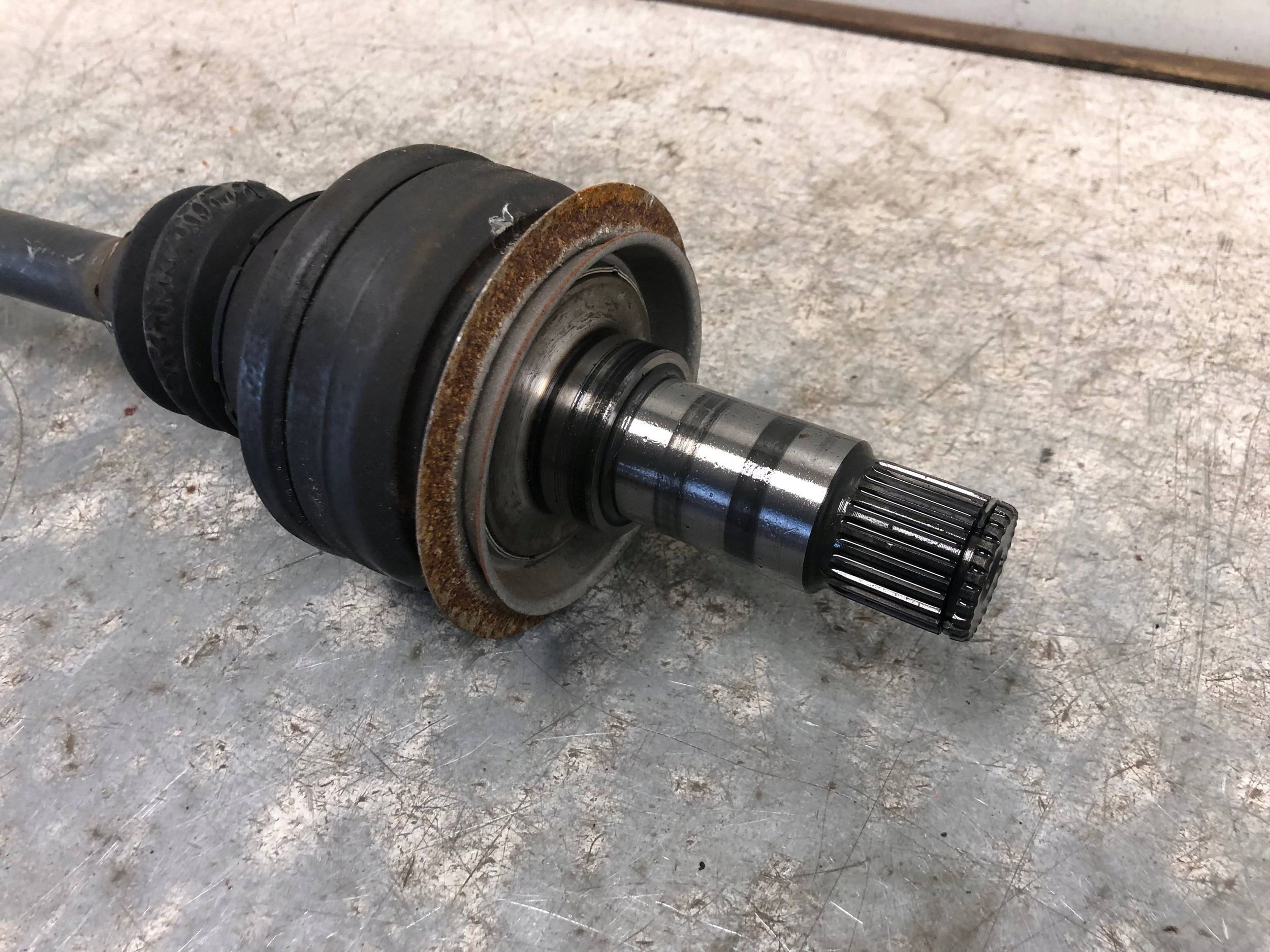 semi-axis rear part MERCEDES W204