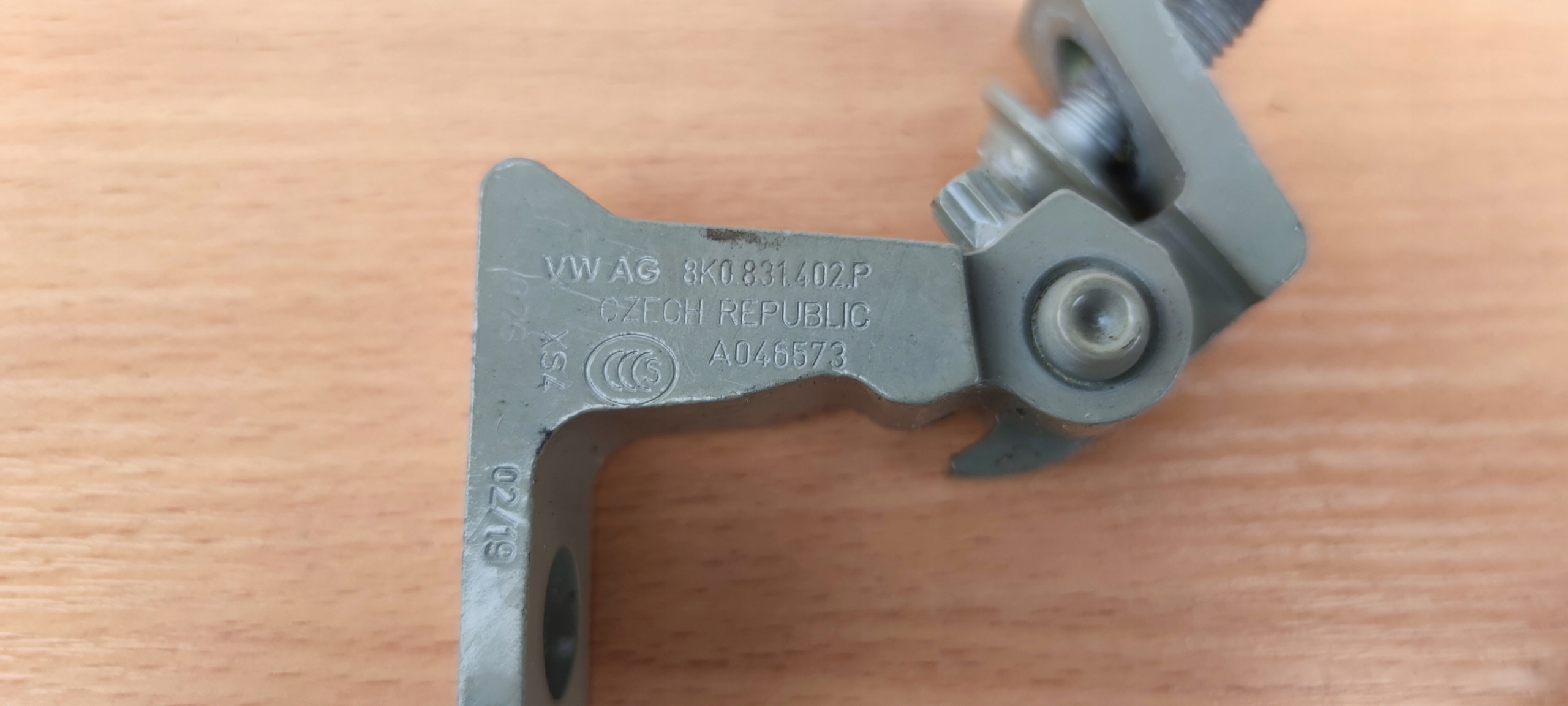 hinge PRAWYCH door front AUDI A4 8K B8 A5 8T Q5