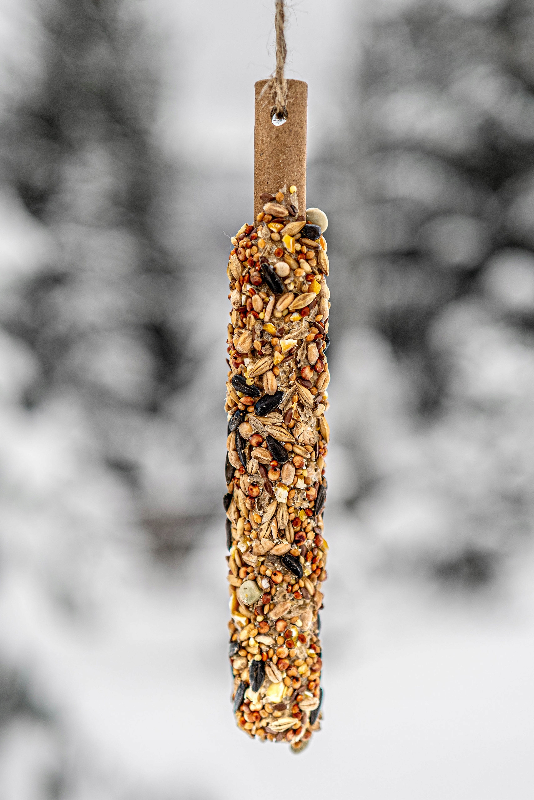 UNIWERSALNA KOLBA ZIARNO DLA PTAKÓW KARMA POKARM CAŁOROCZNY SMAKERS (2 SZT) Karmy specjalne nie dotyczy