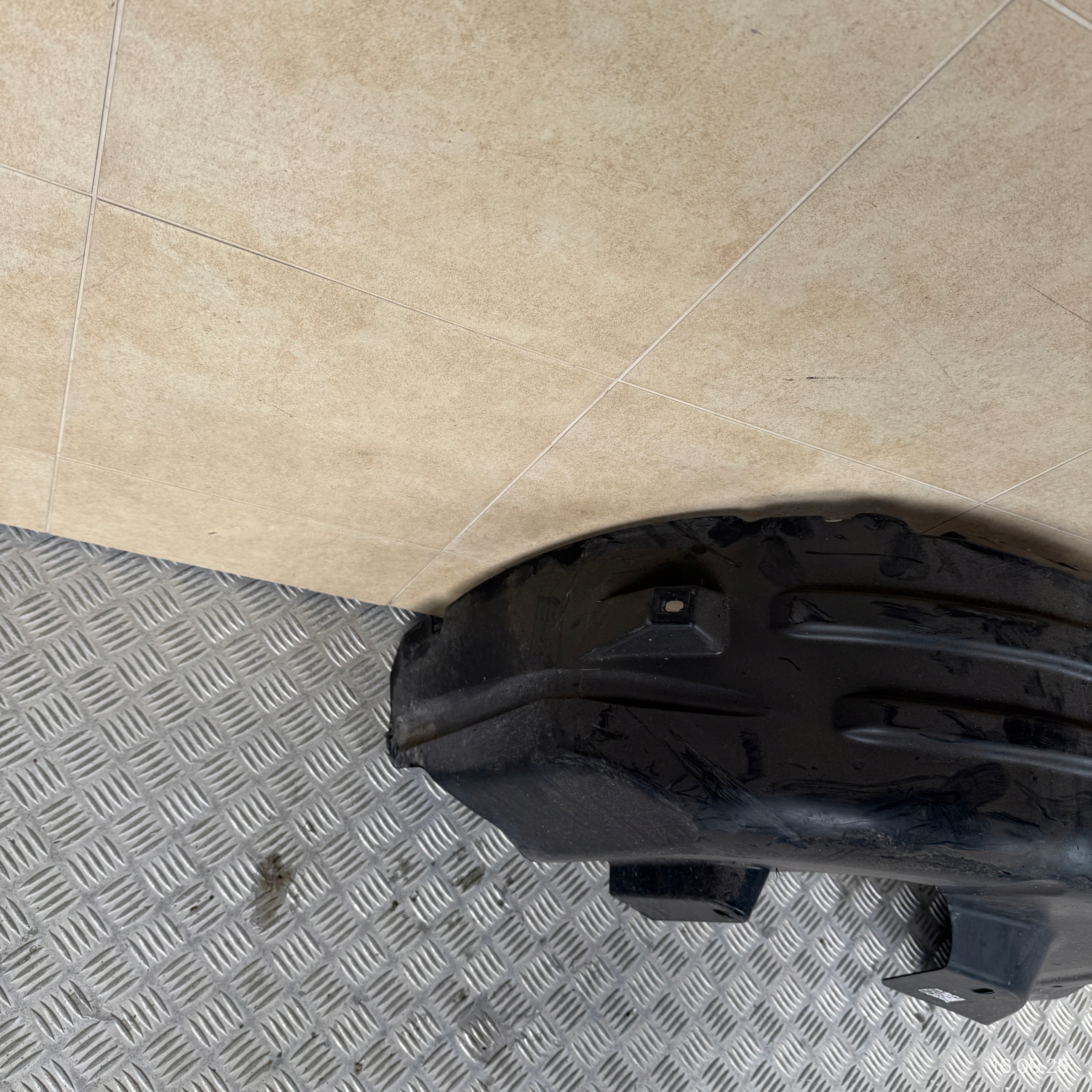 mudguard rear. right JEEP AVENGER 52170950