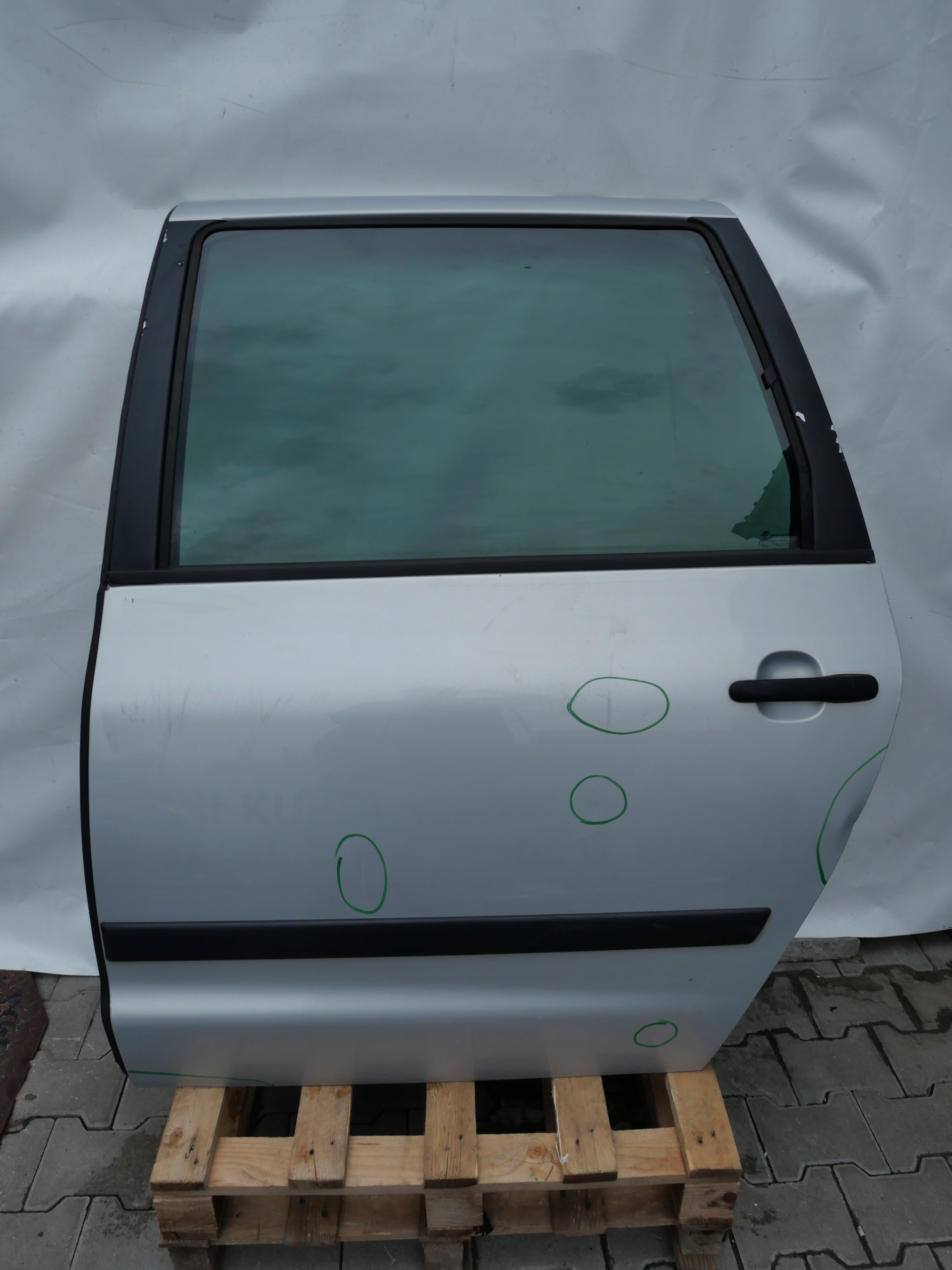 door VW SHARAN and left rear part