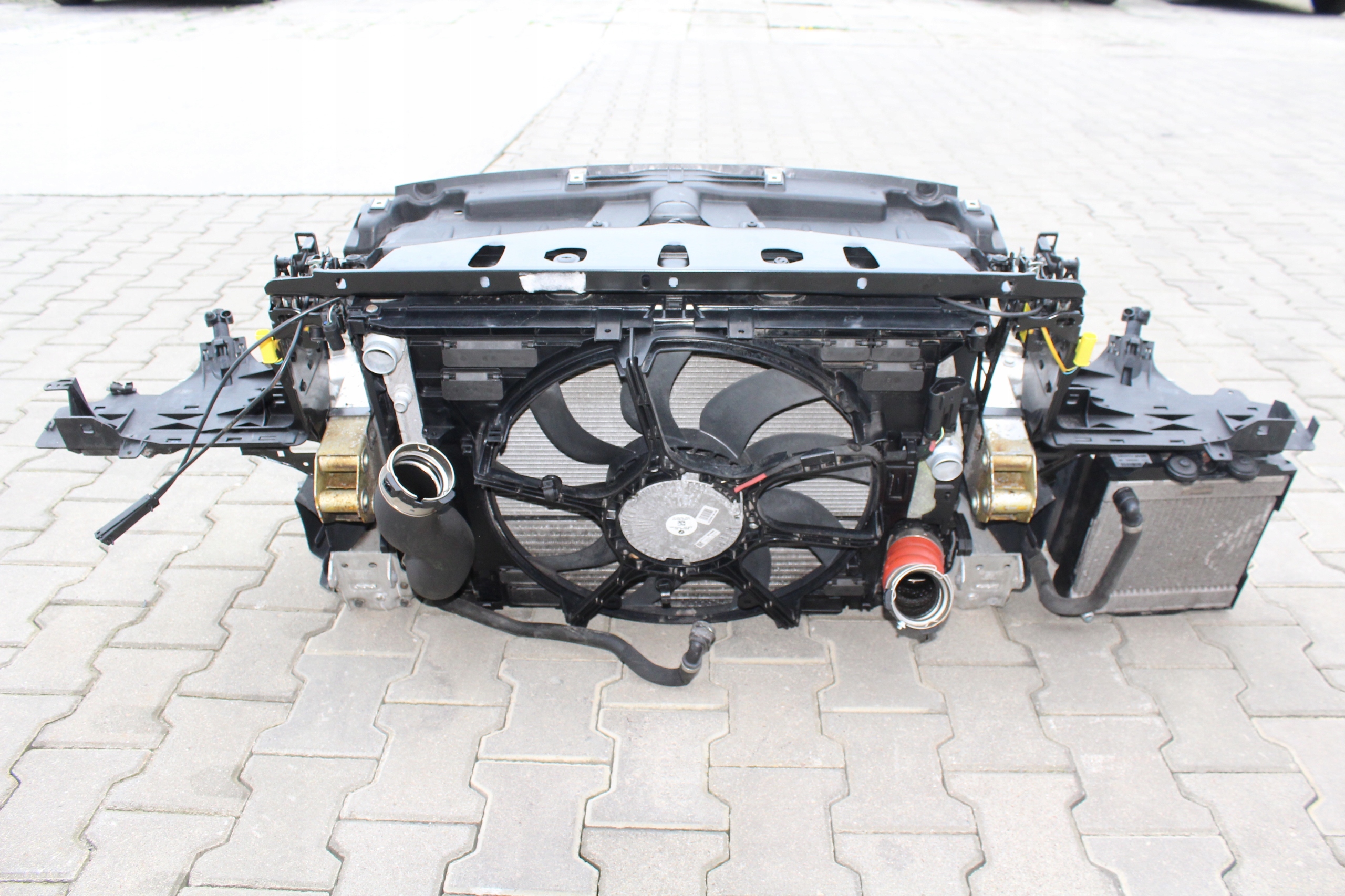 BMW F10 F11 LIFT 535d KPL PRZÓD LAMPY ZDERZAK ALPINA MASKA EU Kolor czarny