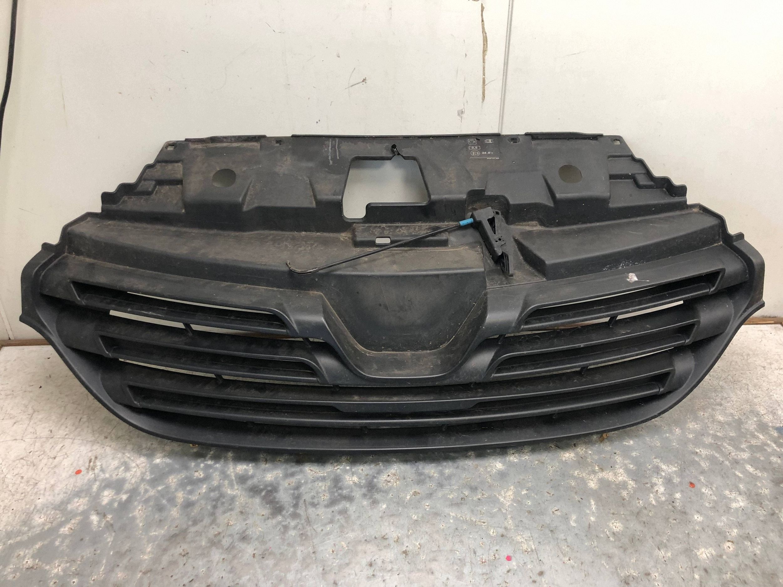 Grill Grill RENAULT TRAFIC III 623108673R