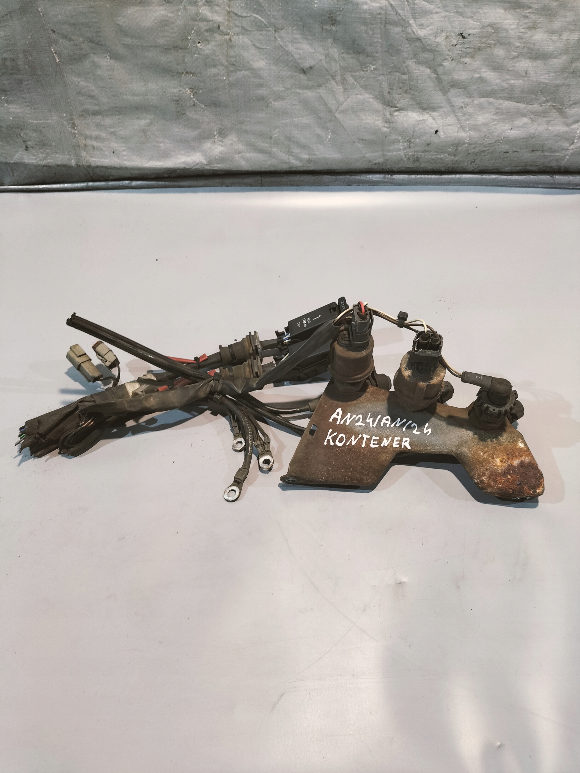 sensor valve control of pressure air SCANIA 4