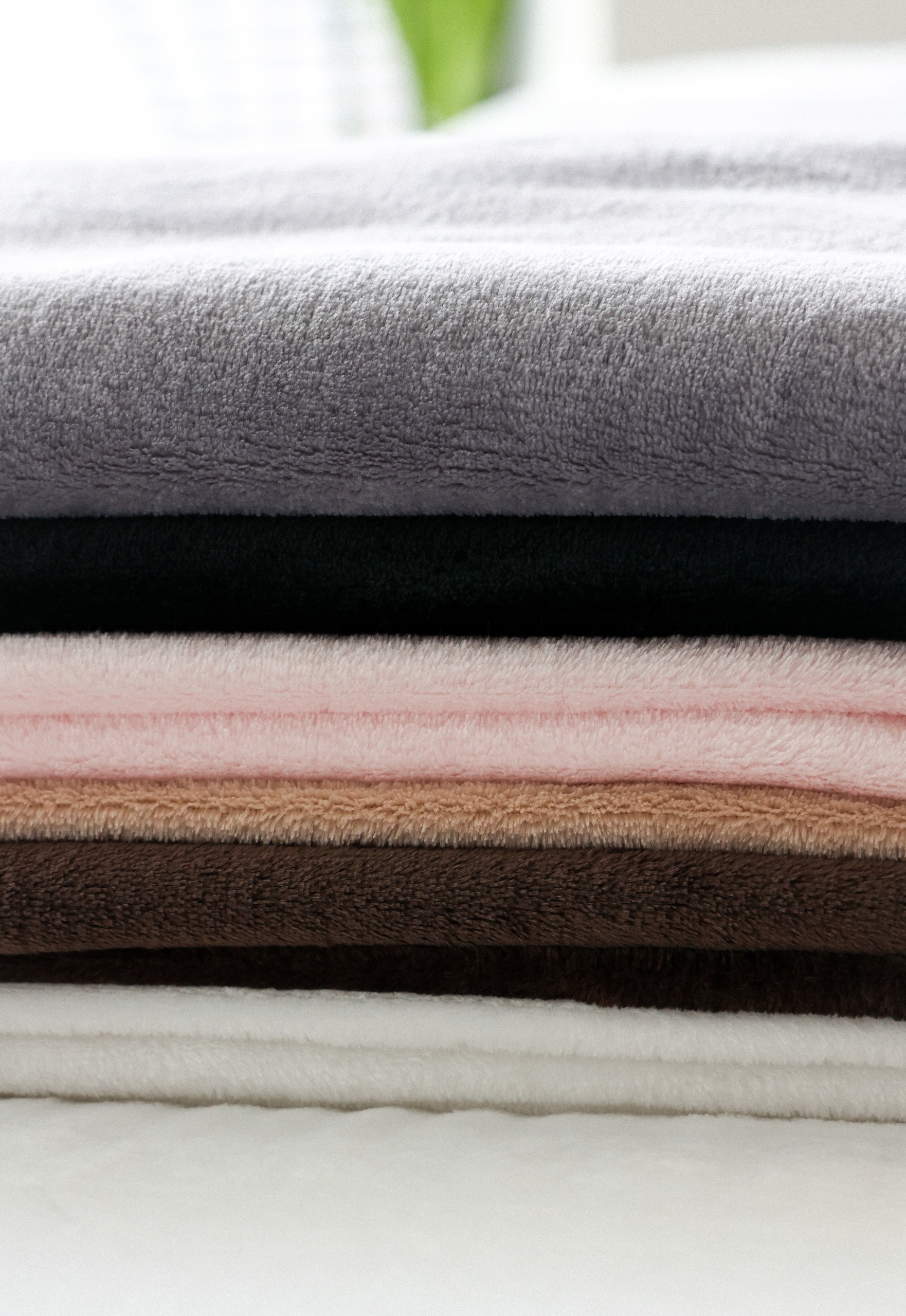 KOC KOŁDERKA NA ŁÓŻKO KOSMETYCZNE 110x180cm PLUSZOWY RÓŻOWY CHILA Marka inna marka