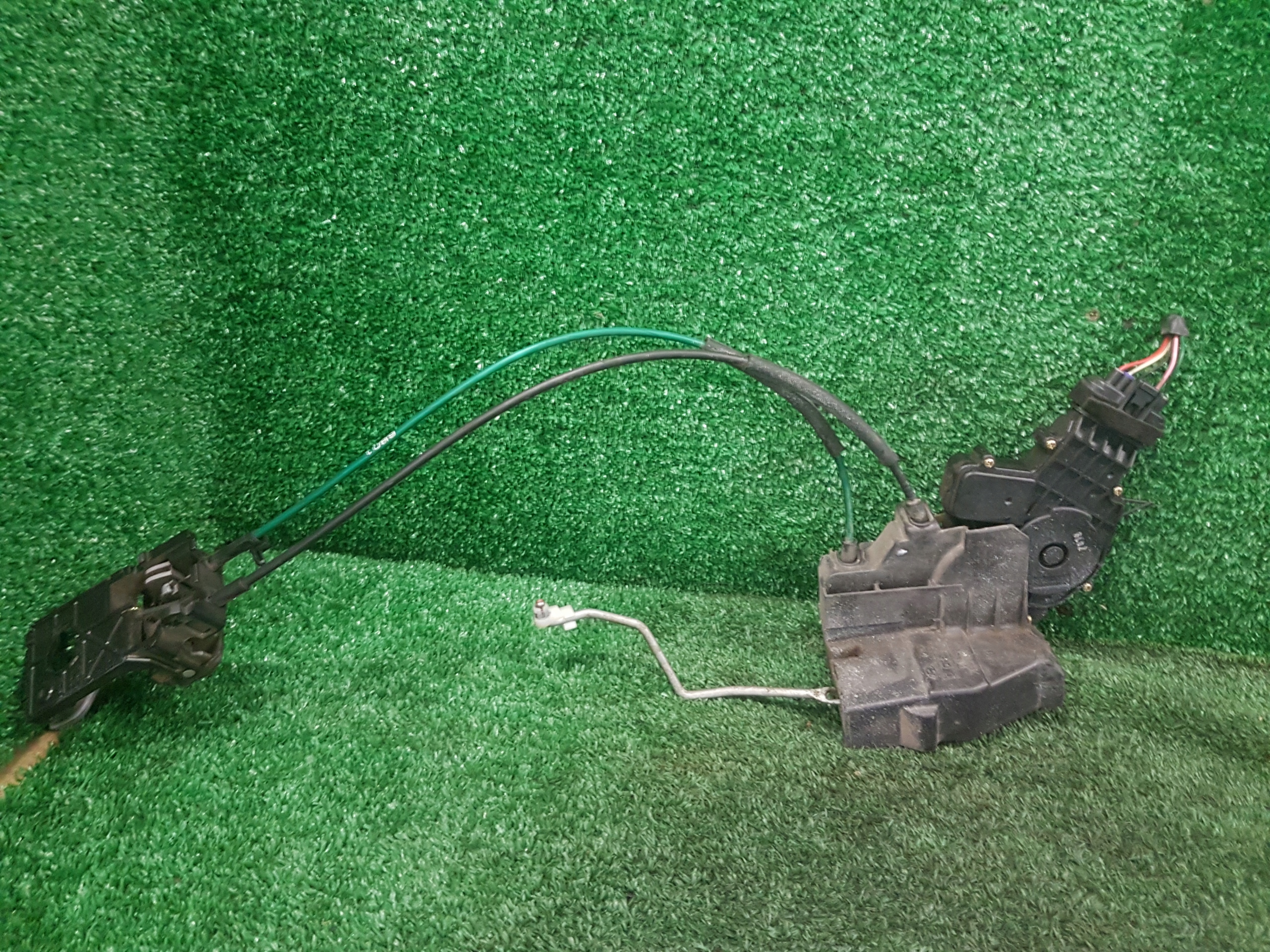 lock door right front KIA MAGNETIS 81320-2G220