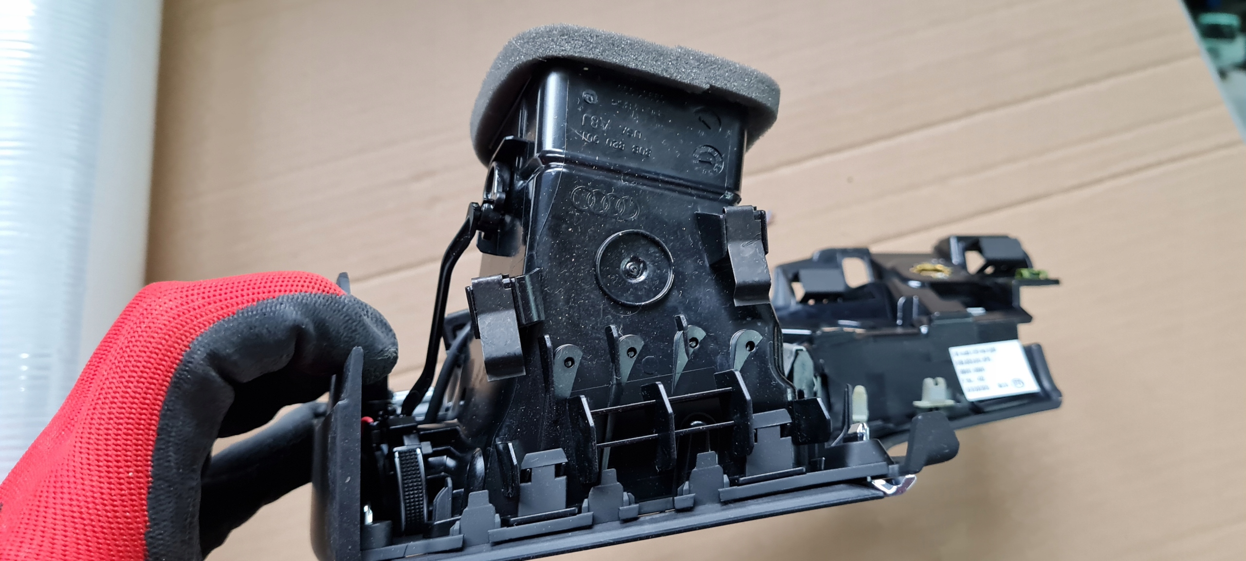 Q5 80A SQ5 mřížka klími levá levý předek 80B820901