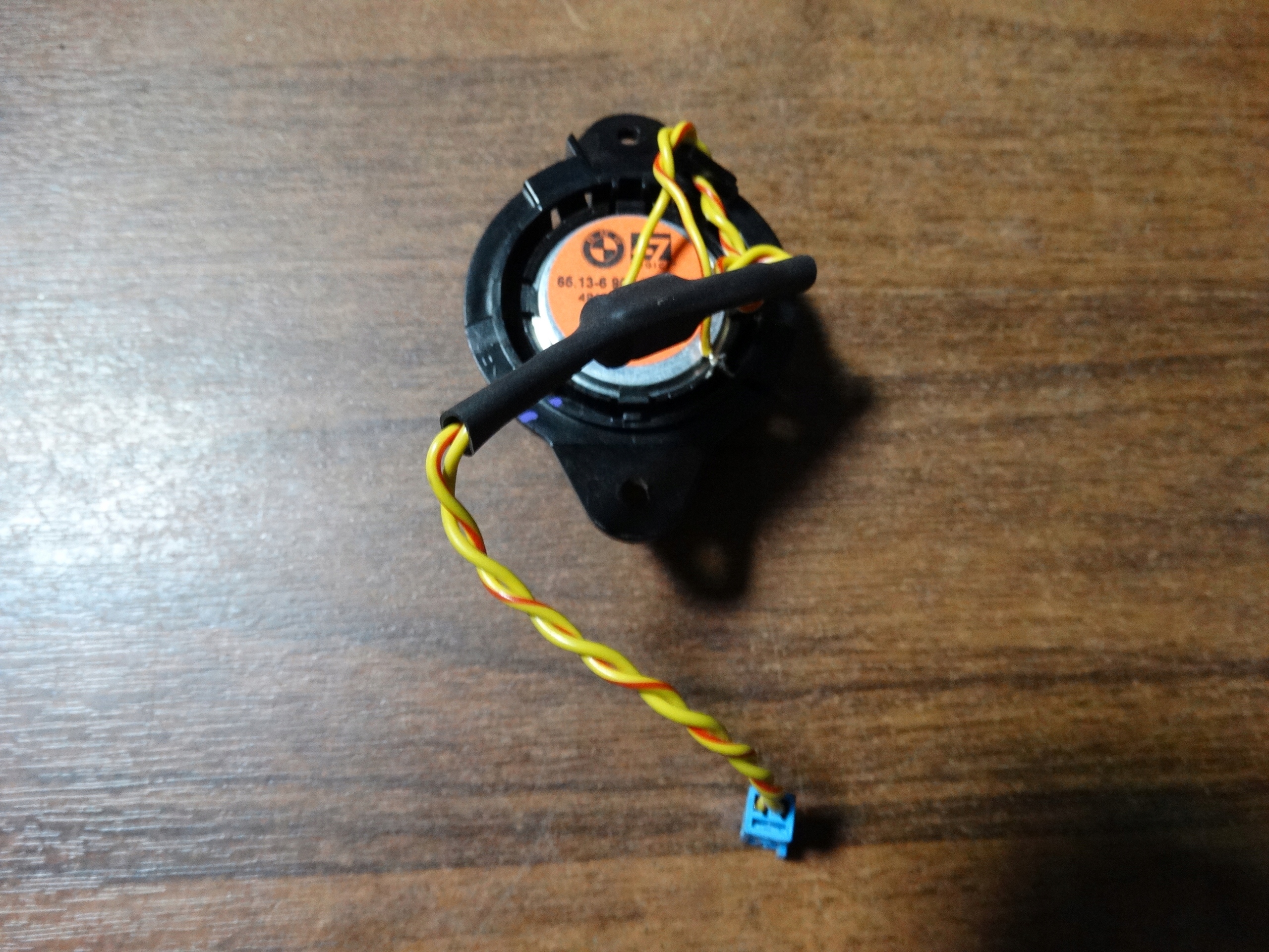 IDEALNY speaker WYSOKOTONOWY BMW E65 E66 1