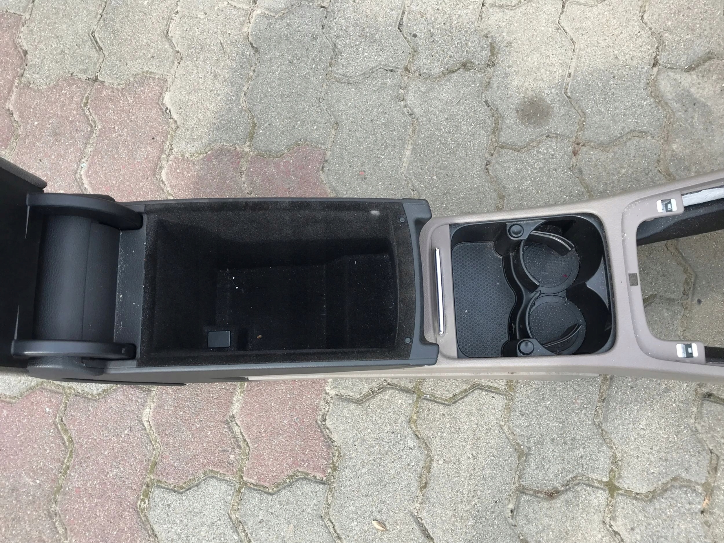 TUNEL central armrest VW PASSAT B6 3C1863241CG